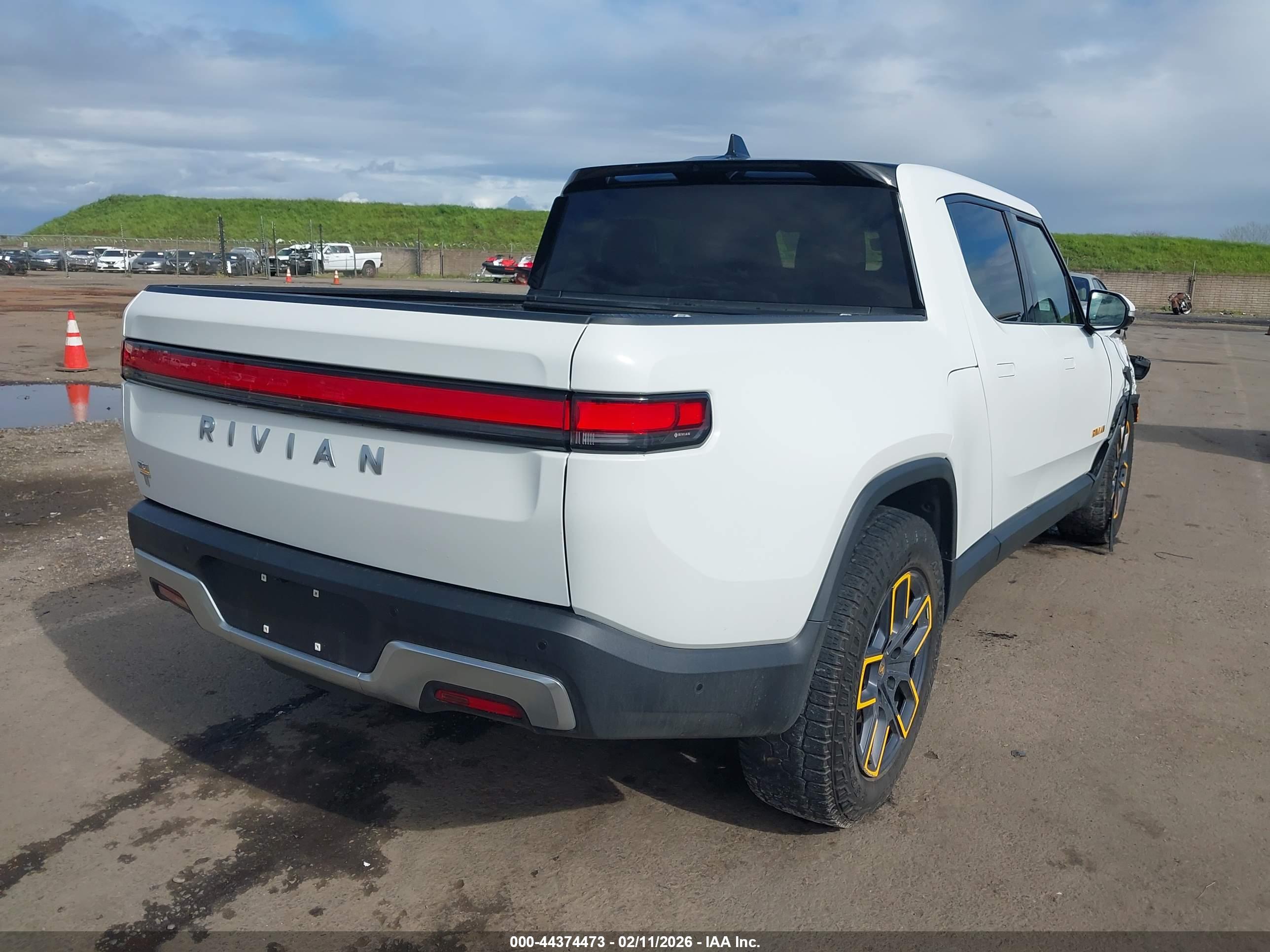 RIVIAN R1T image 4