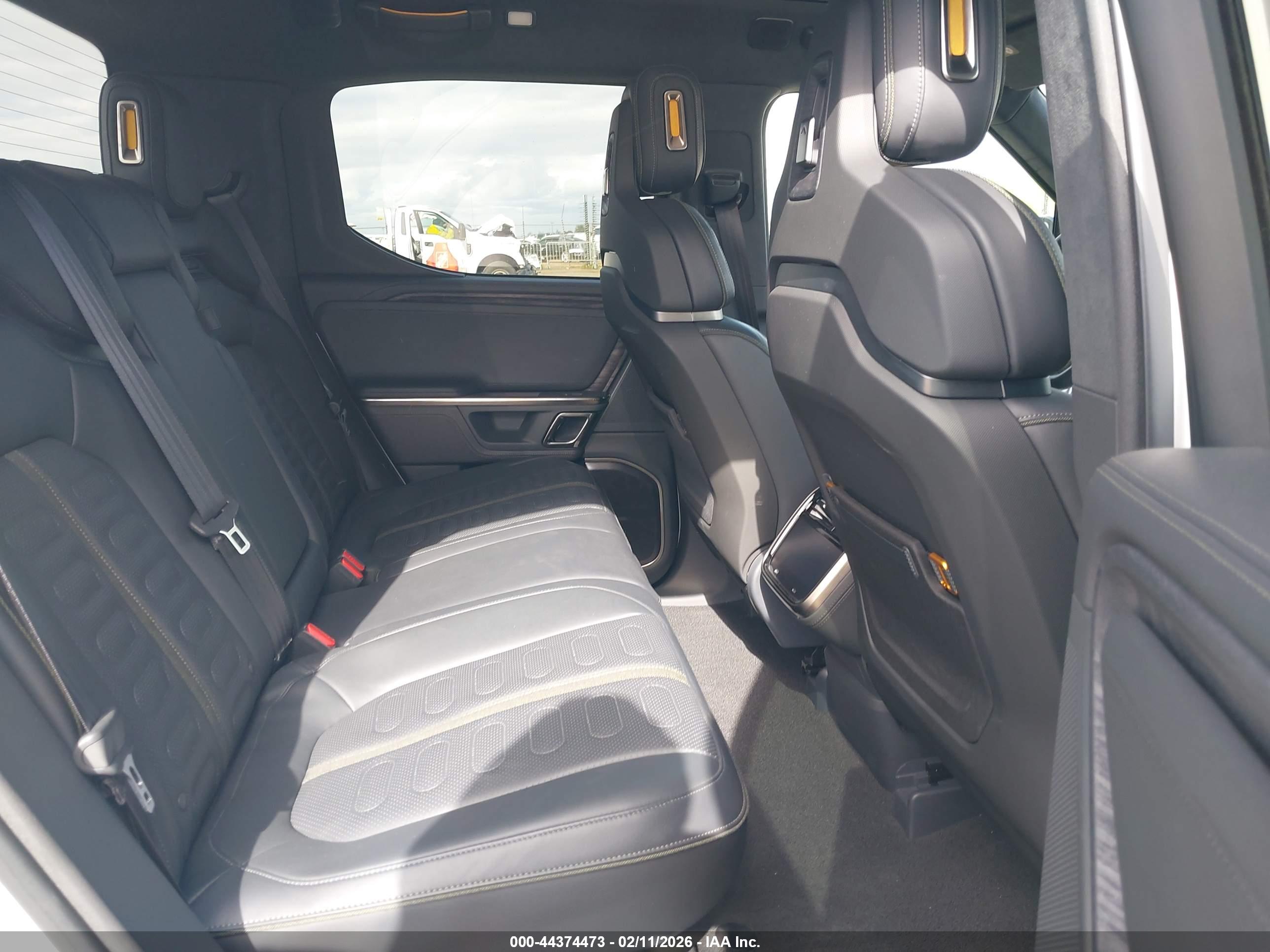 RIVIAN R1T image 8