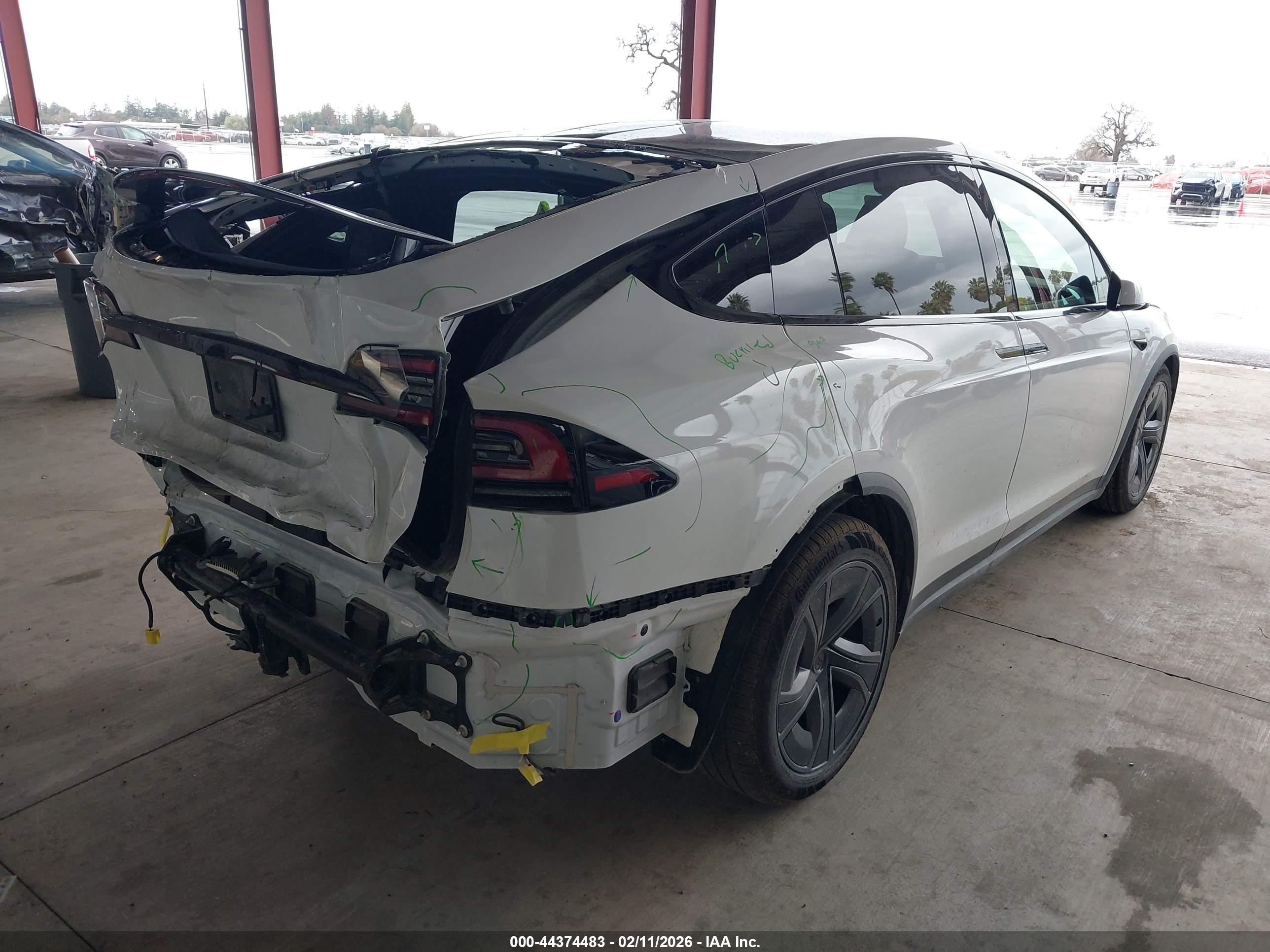 TESLA MODEL image 4