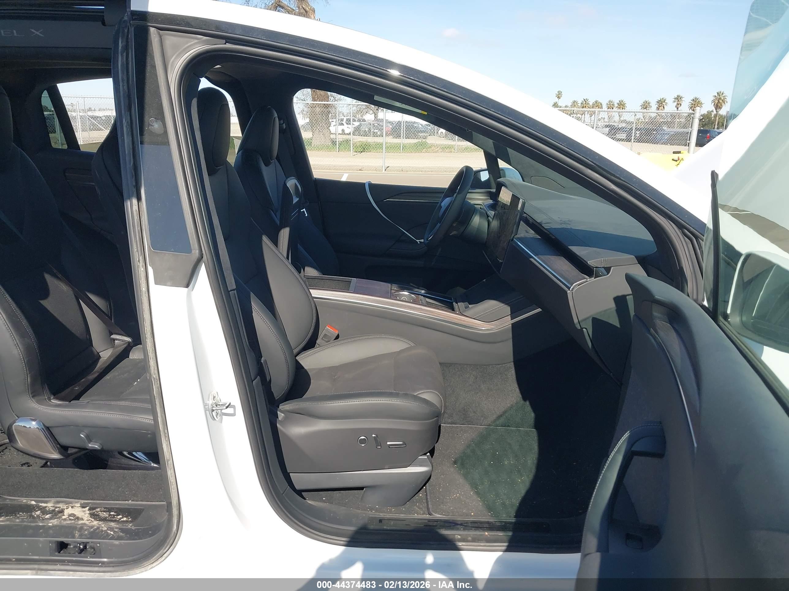 TESLA MODEL image 5