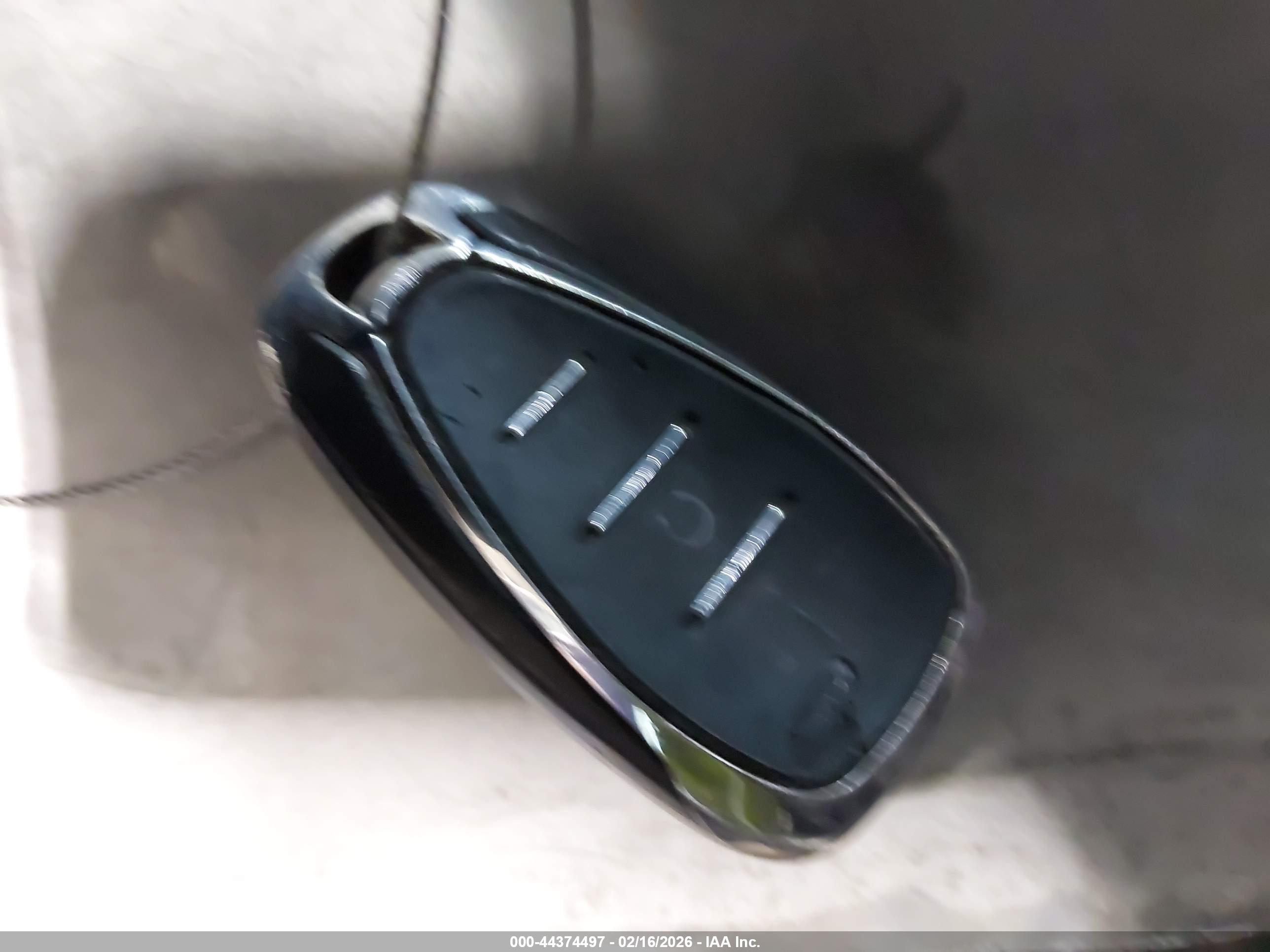 CHEVROLET EQUINOX image 11