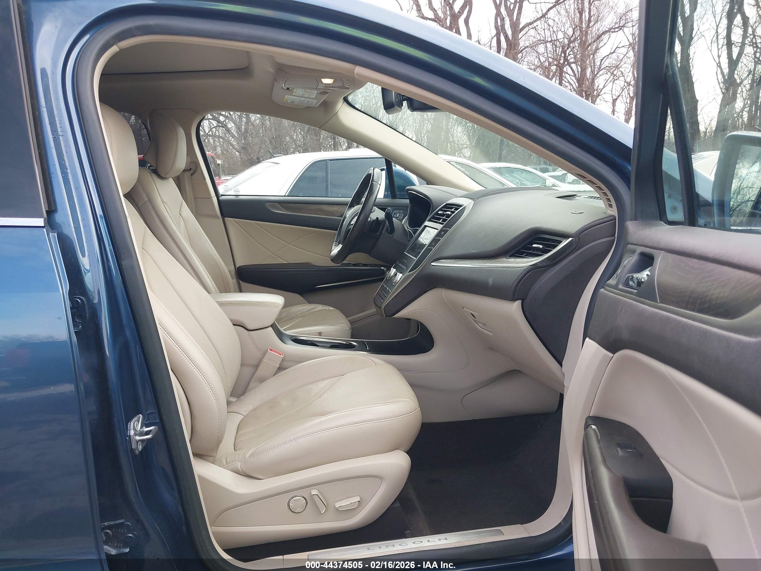 LINCOLN MKC image 5
