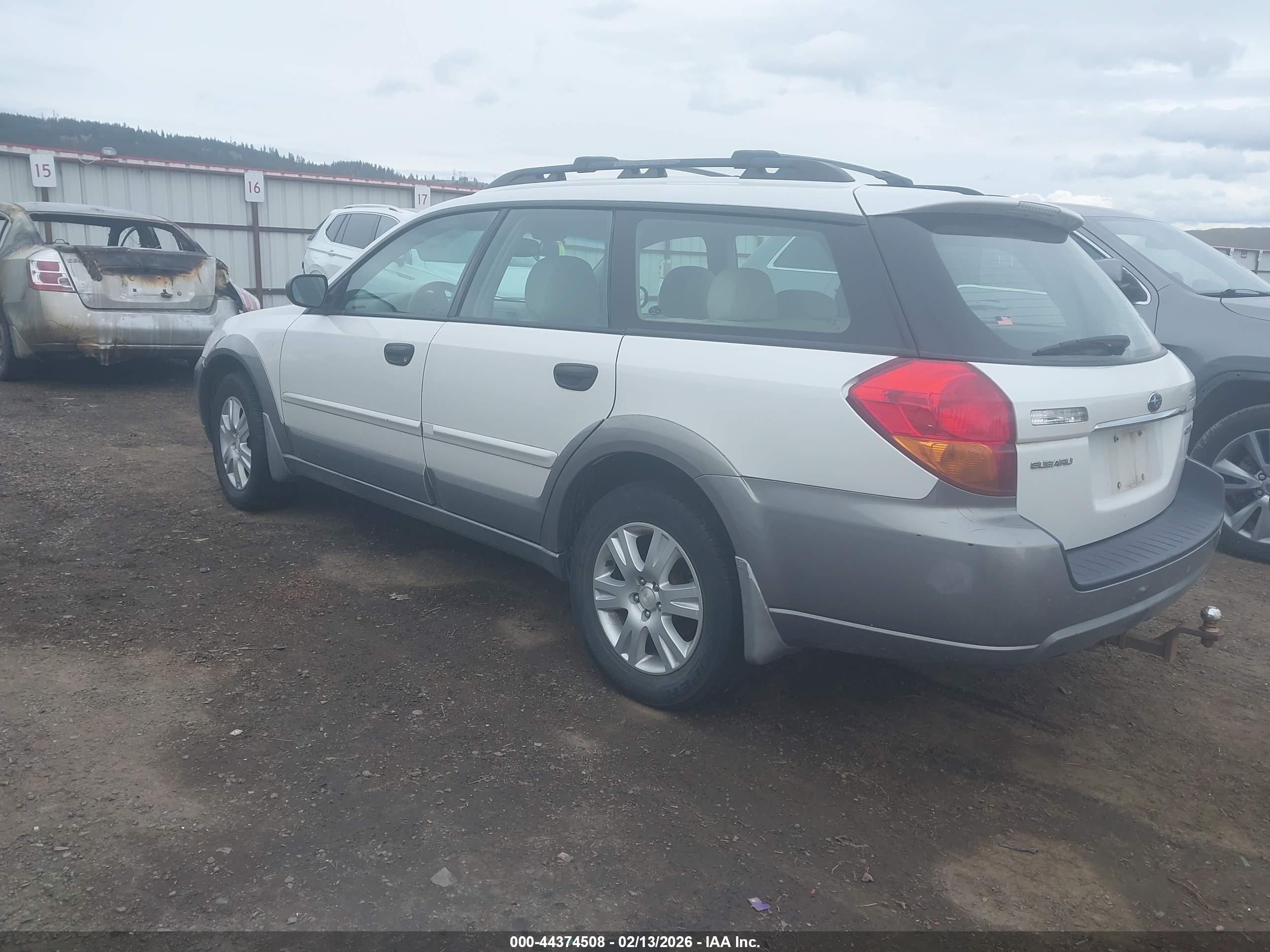 SUBARU OUTBACK image 3