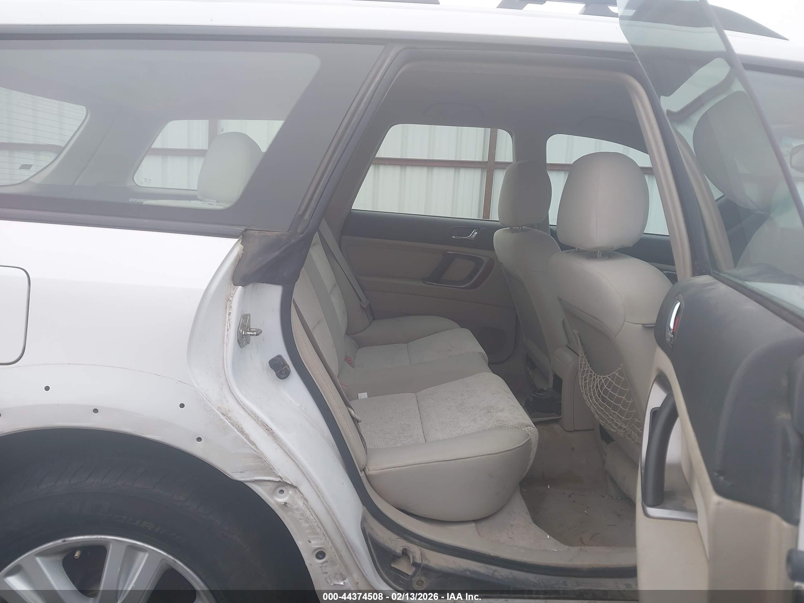 SUBARU OUTBACK image 8