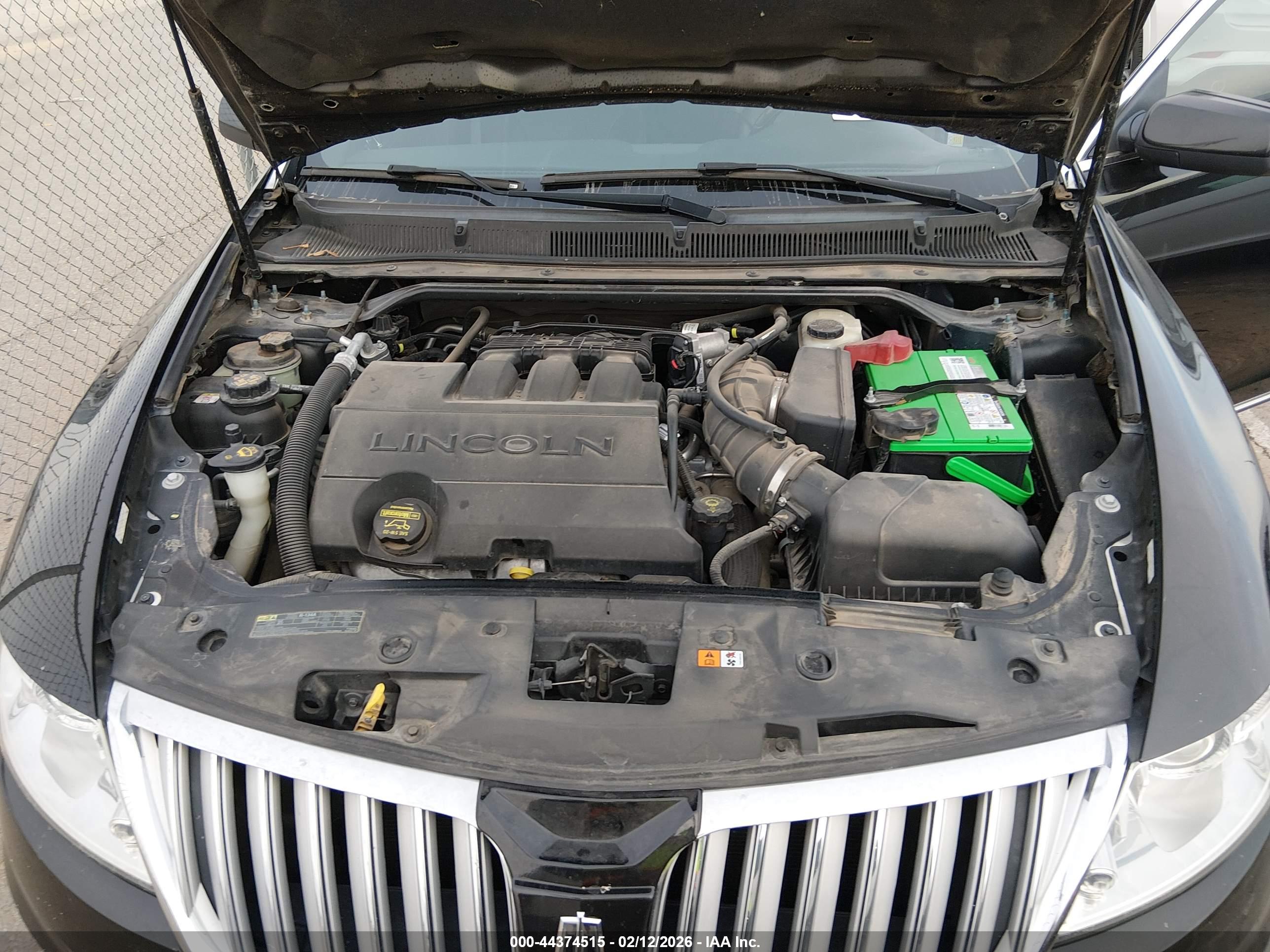 LINCOLN MKS image 10