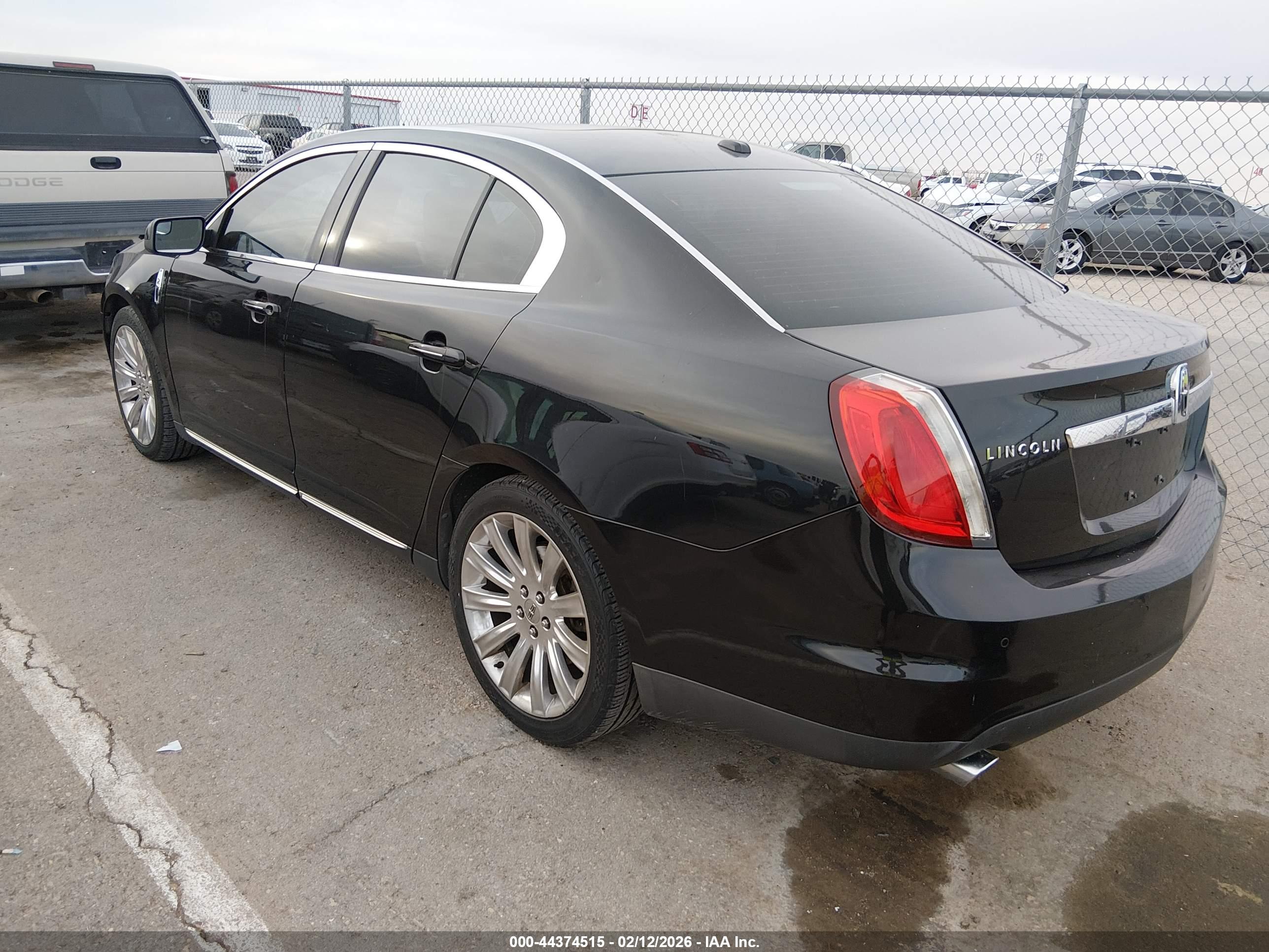 LINCOLN MKS image 3