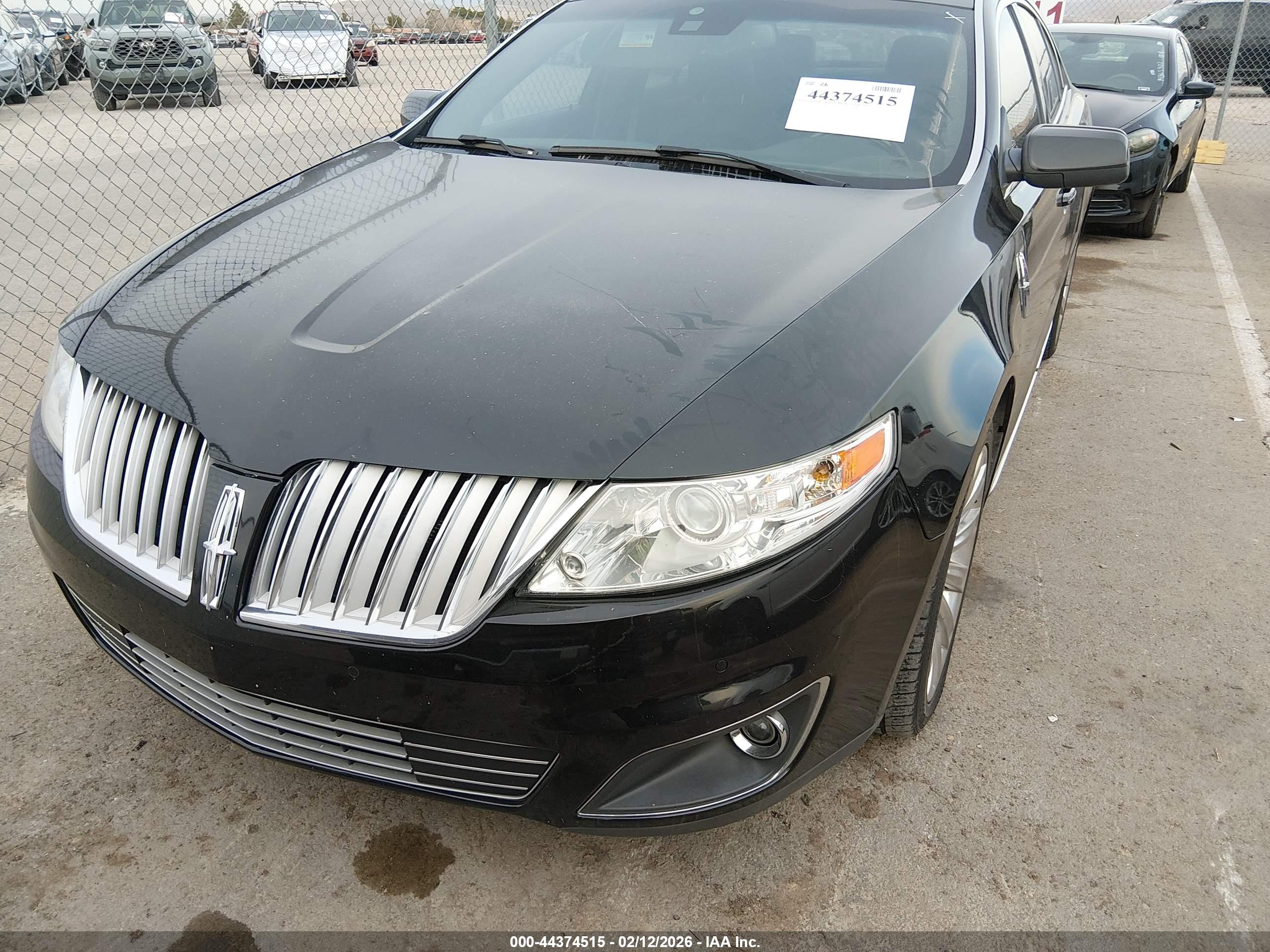 LINCOLN MKS image 6