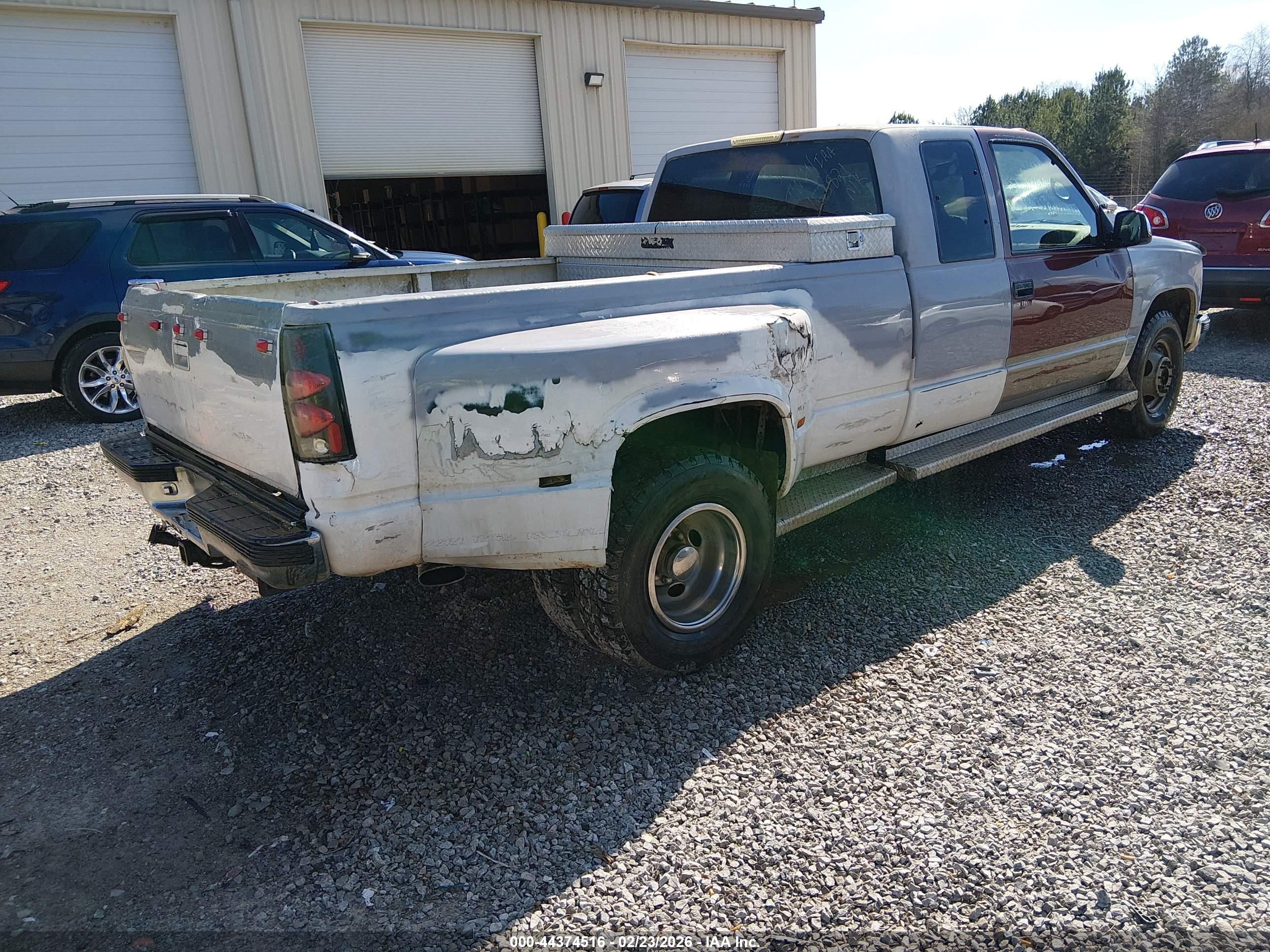CHEVROLET GMT-400 image 4
