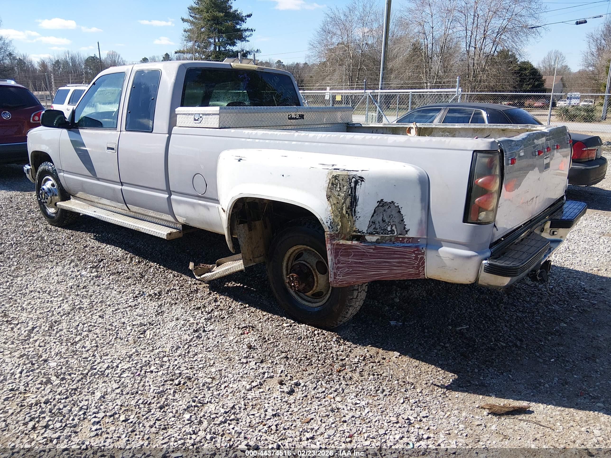 CHEVROLET GMT-400 image 6