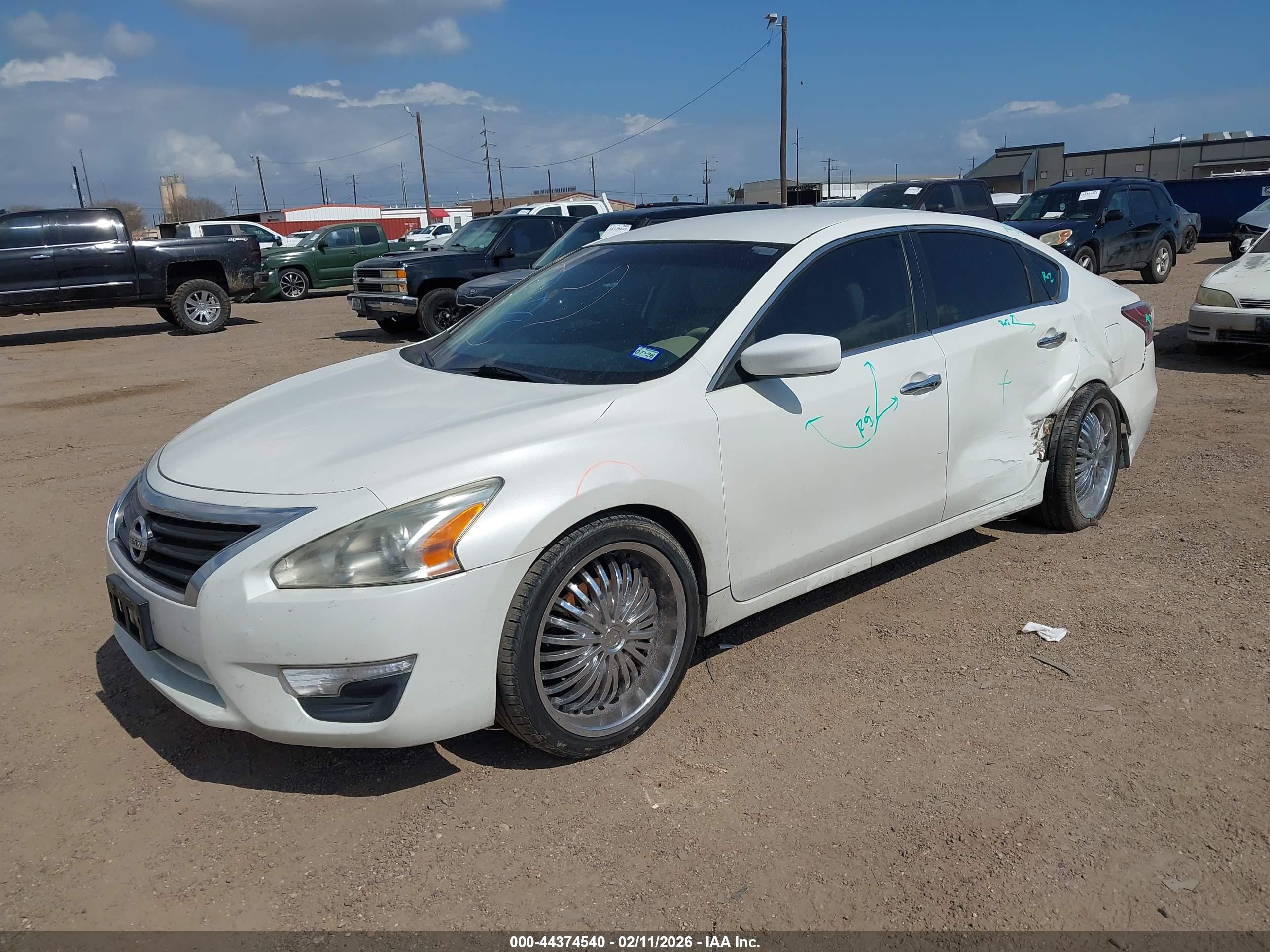 NISSAN ALTIMA image 2