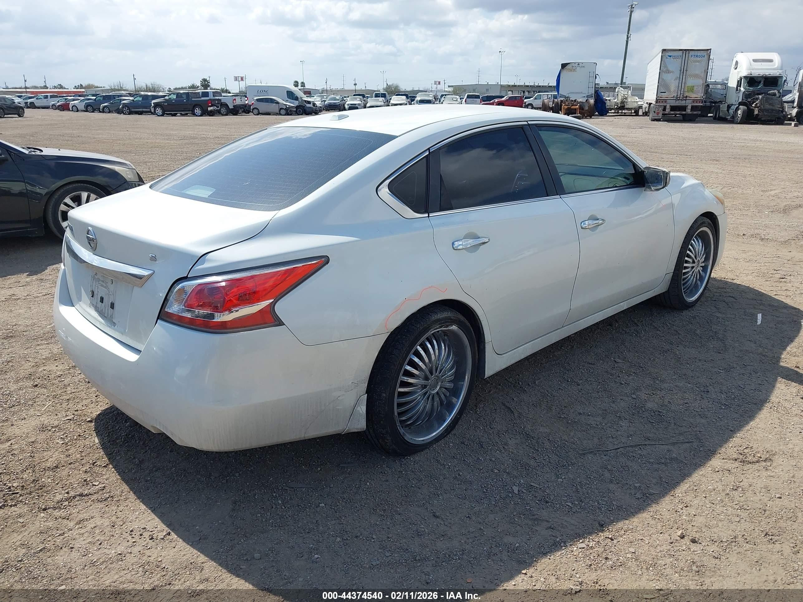 NISSAN ALTIMA image 4