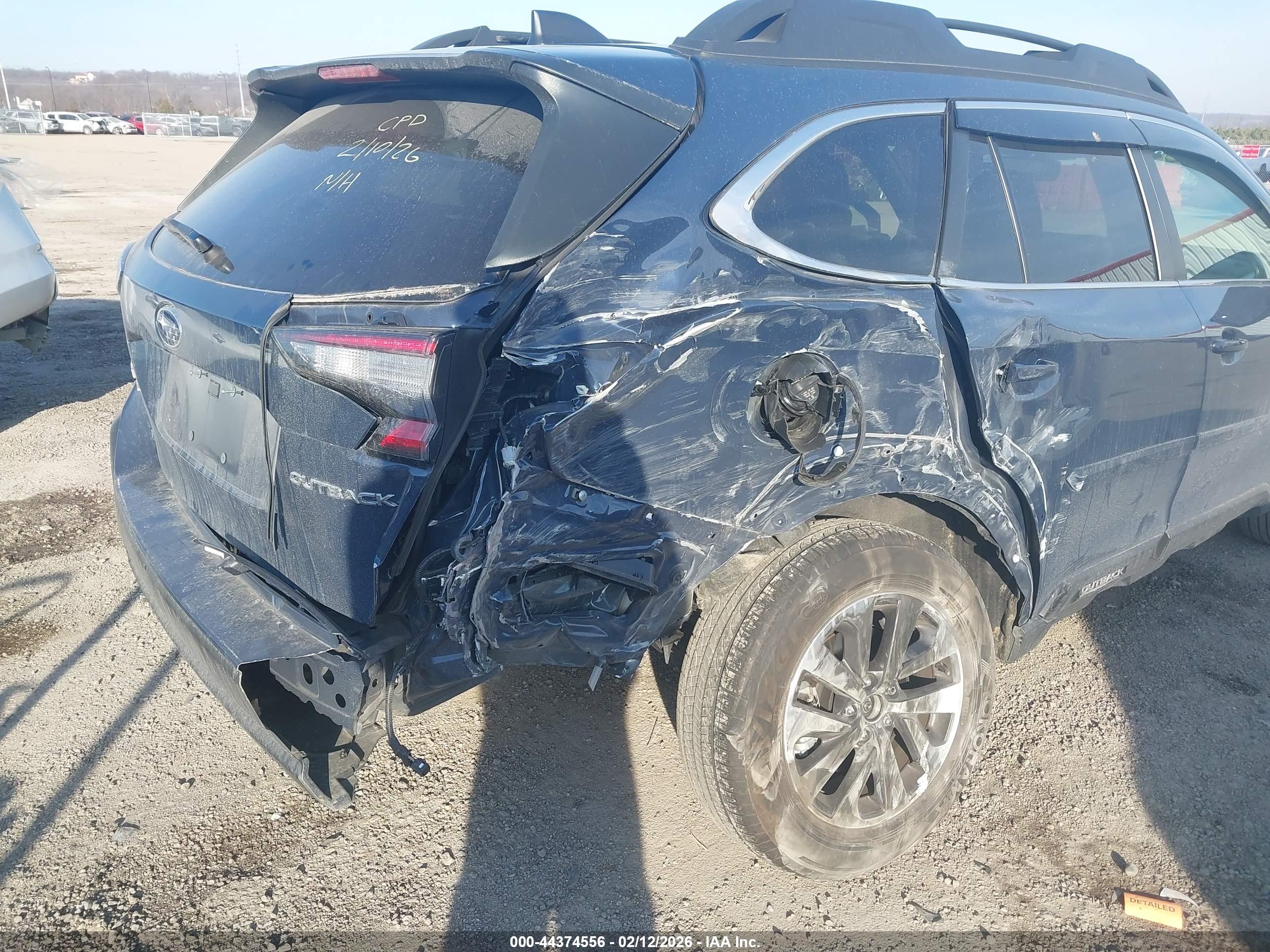 SUBARU OUTBACK image 6