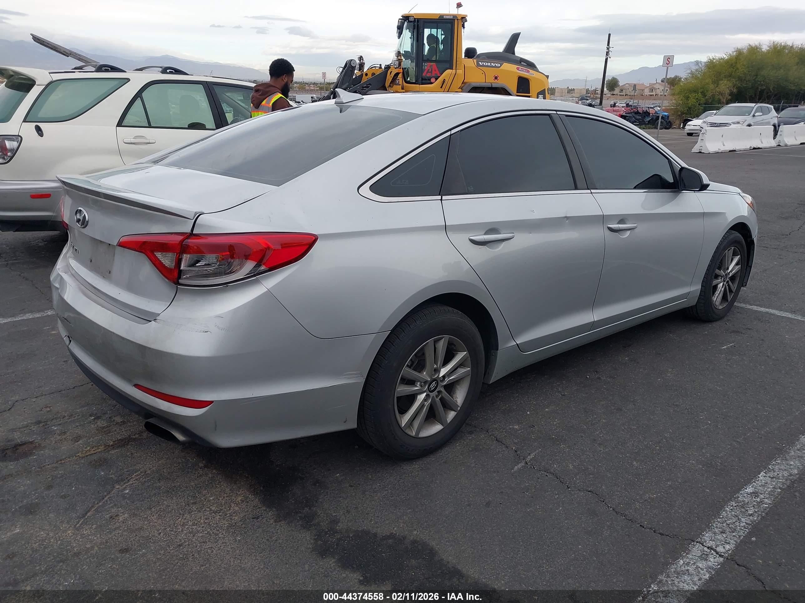 HYUNDAI SONATA image 4