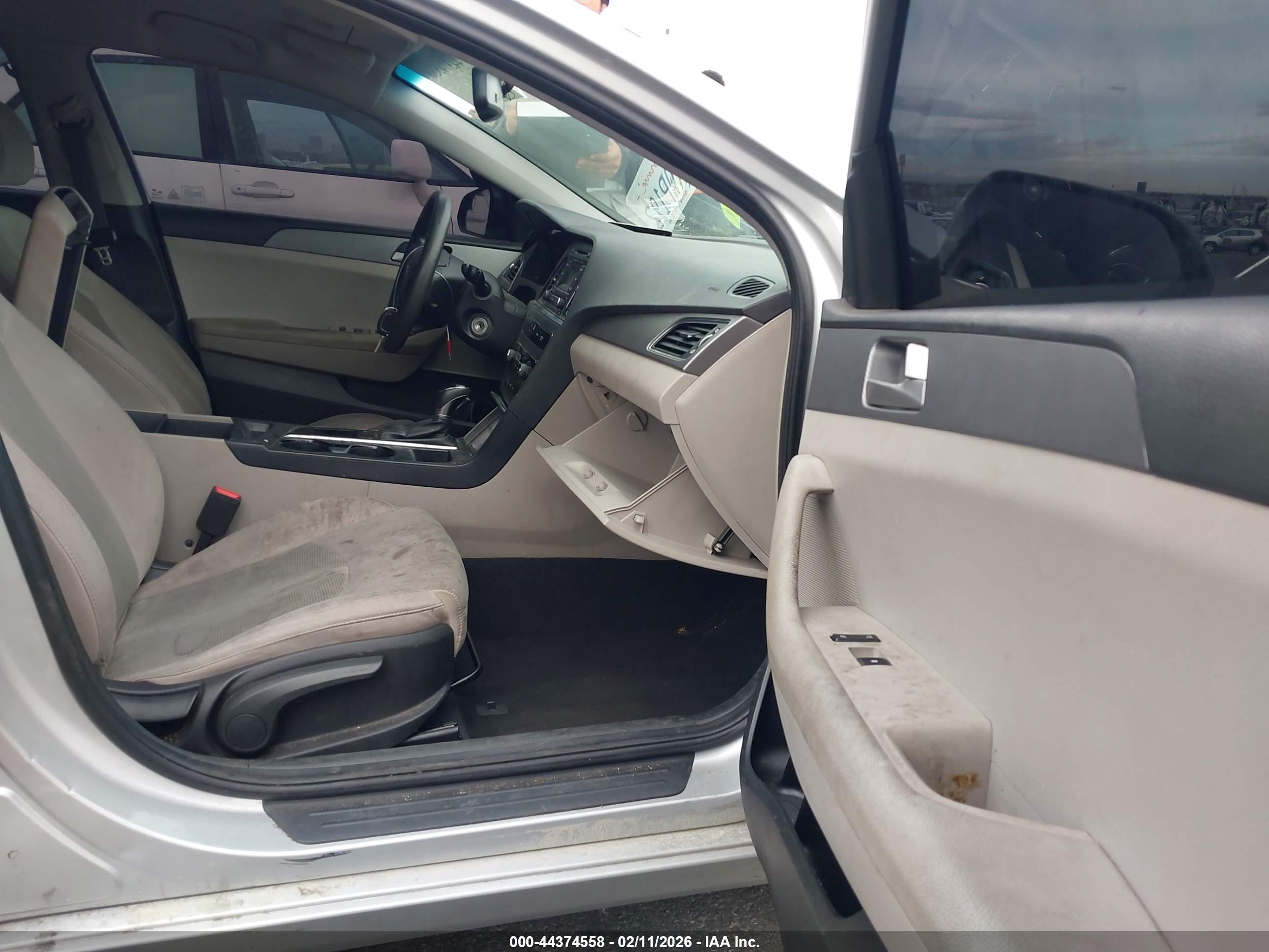 HYUNDAI SONATA image 5