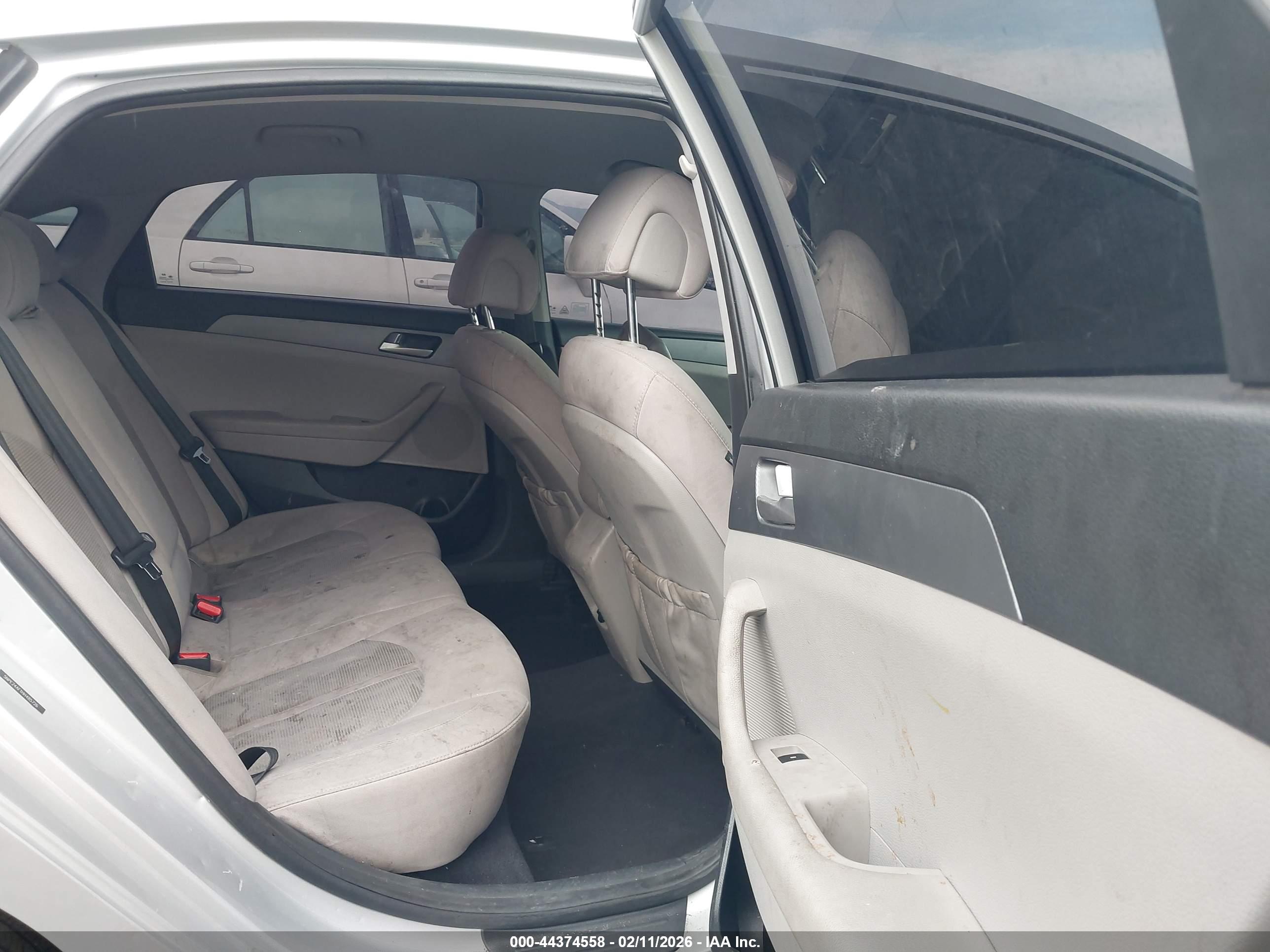 HYUNDAI SONATA image 8