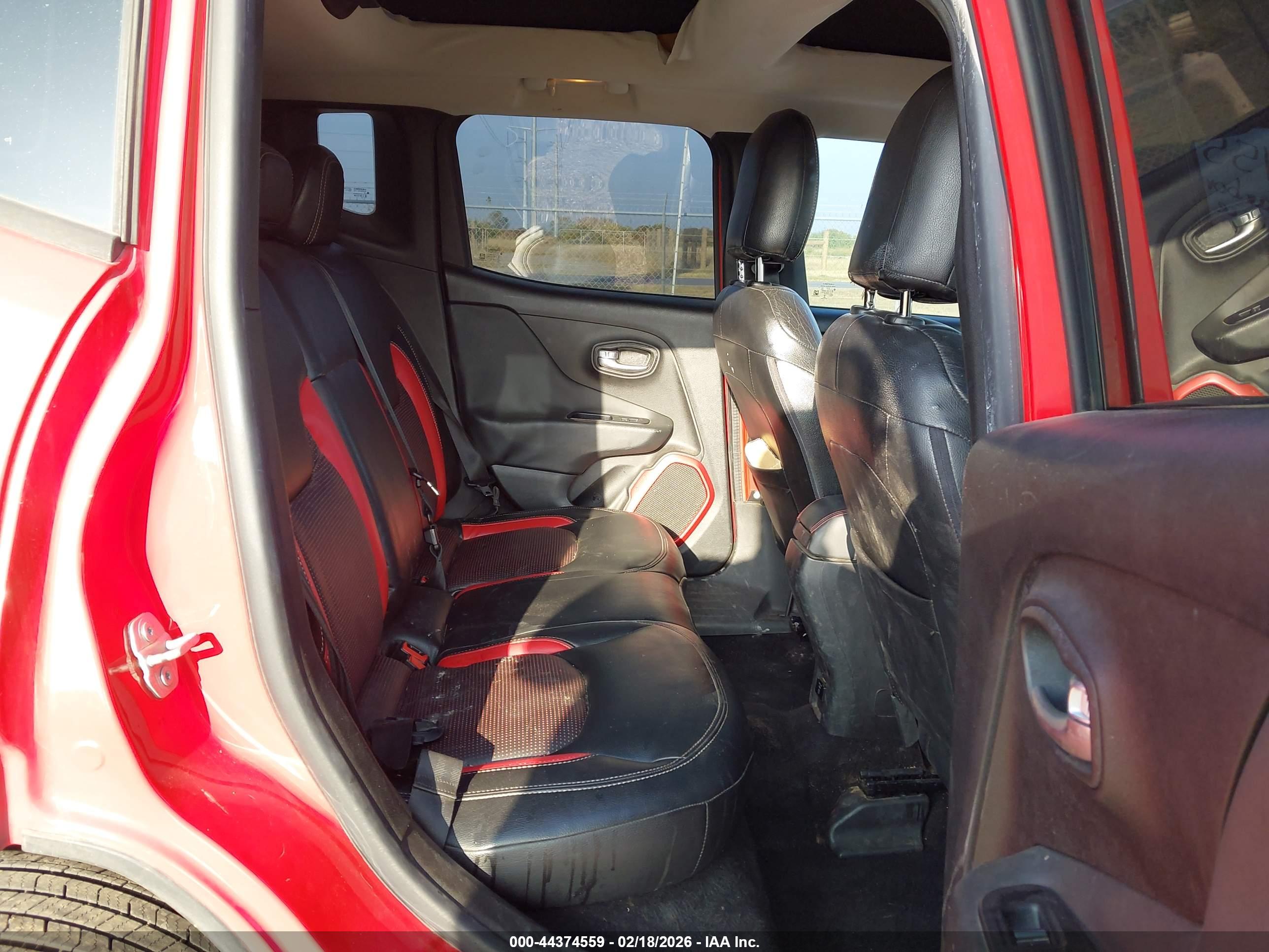 JEEP RENEGADE image 8