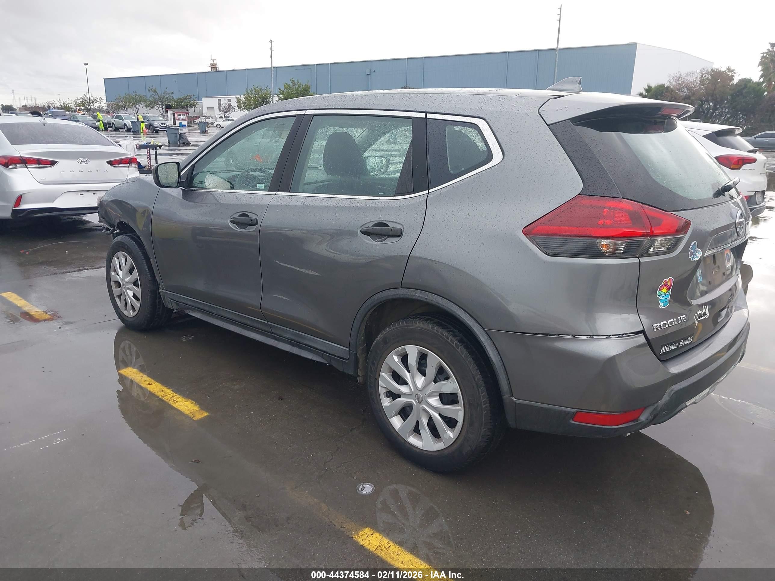 NISSAN ROGUE image 3