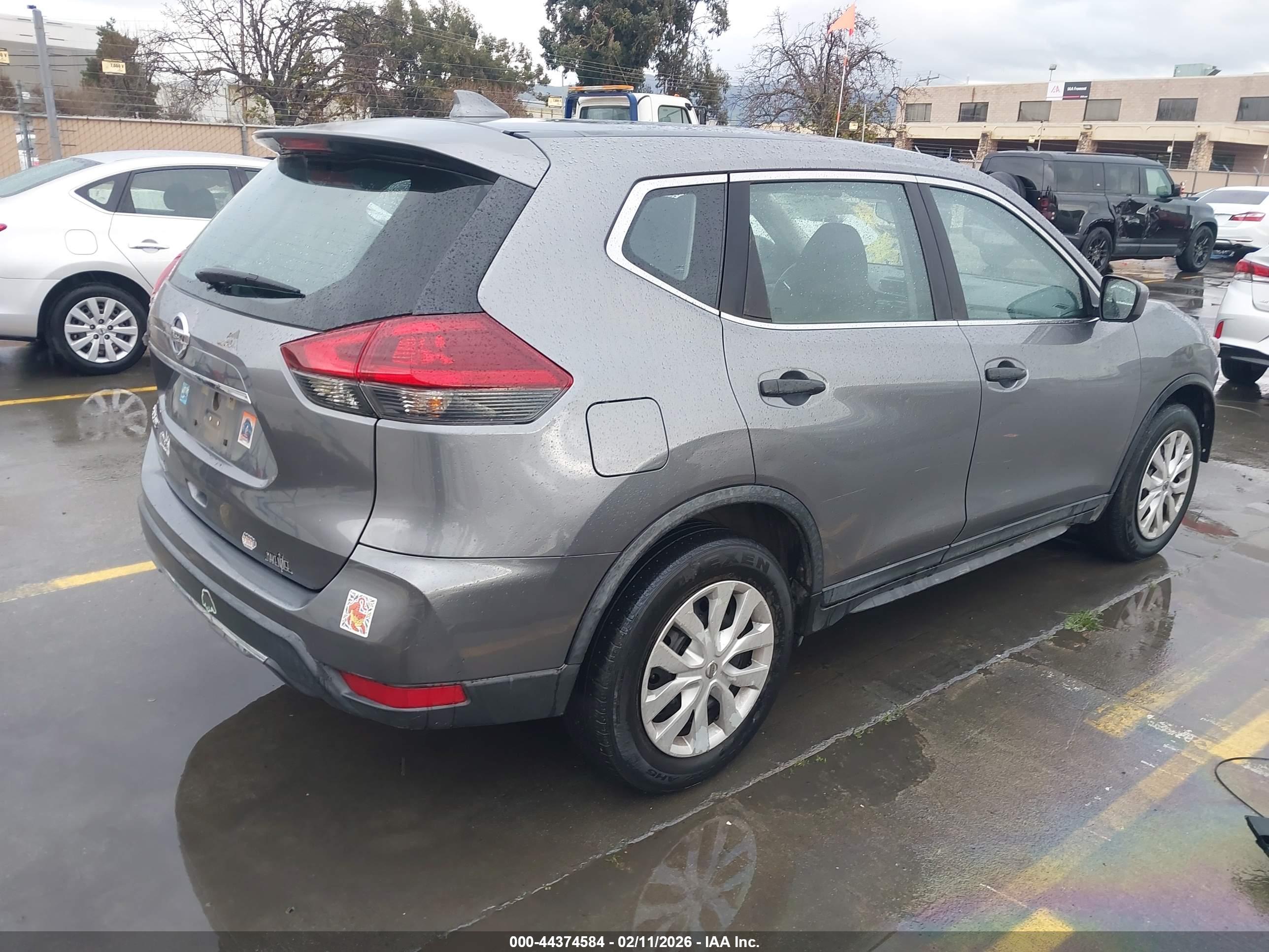 NISSAN ROGUE image 4