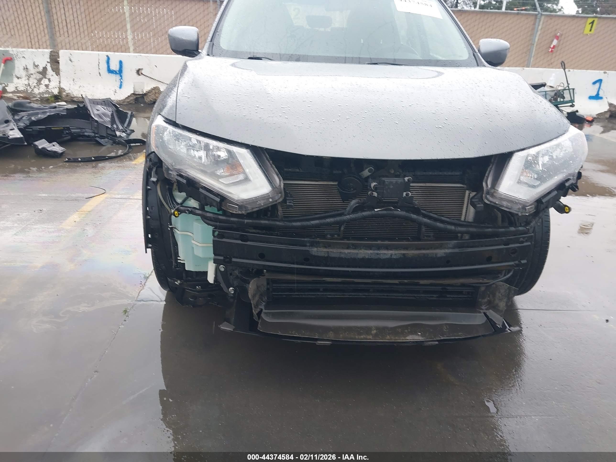 NISSAN ROGUE image 6