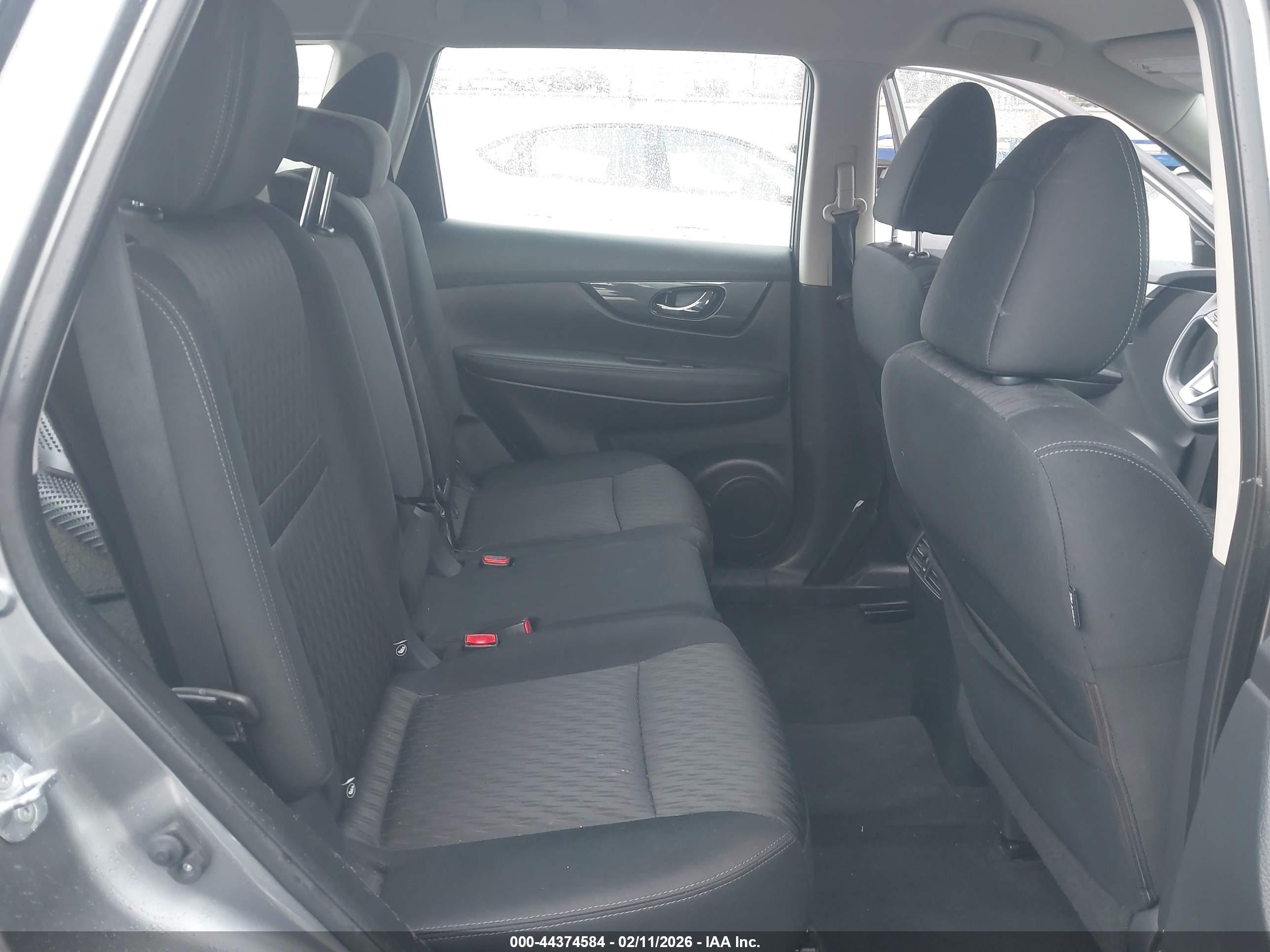 NISSAN ROGUE image 8