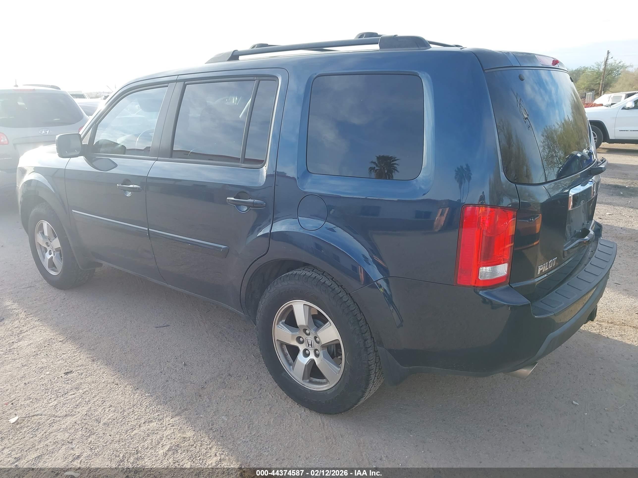 HONDA PILOT image 3