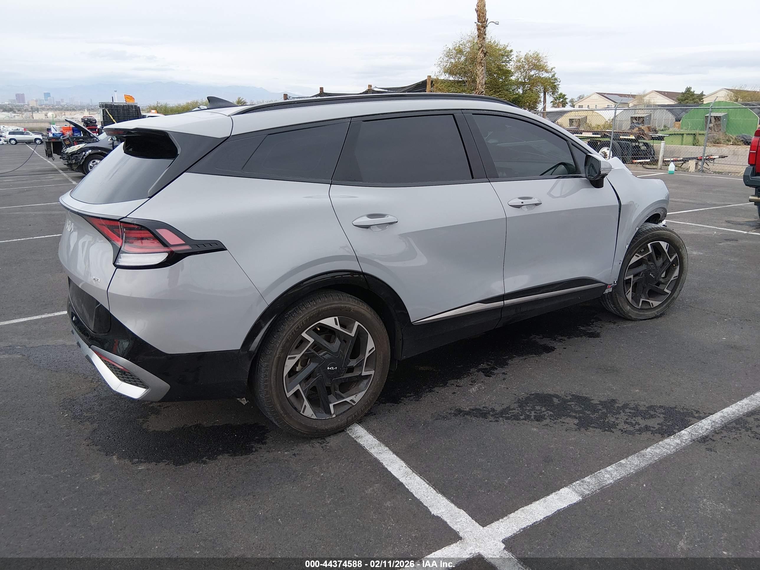 KIA SPORTAGE image 4