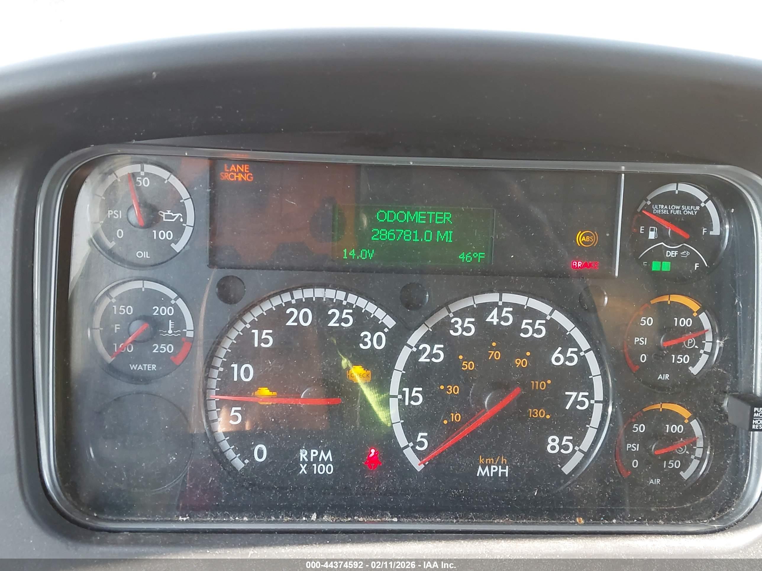 FREIGHTLINER M2 image 6