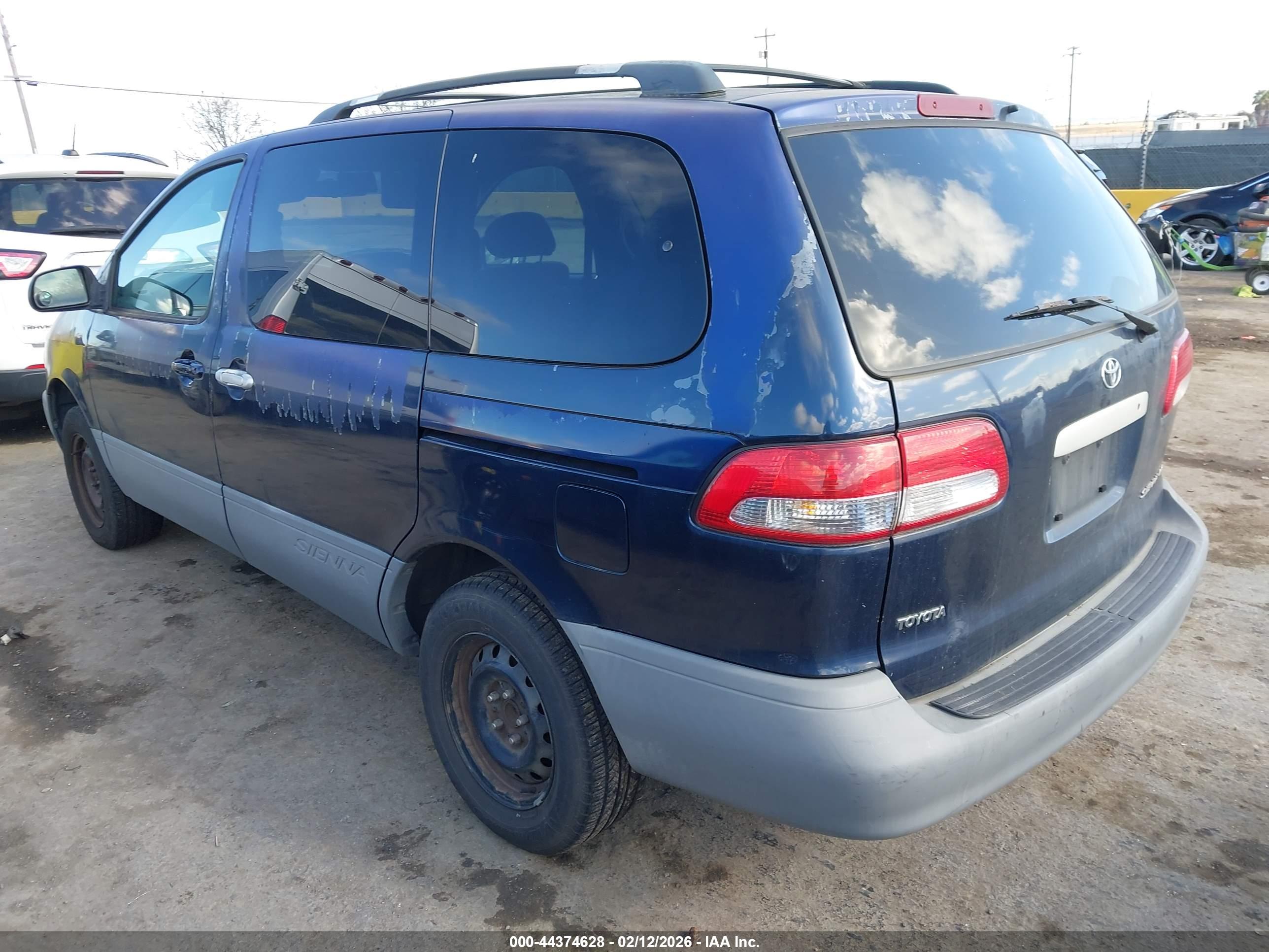 TOYOTA SIENNA image 3