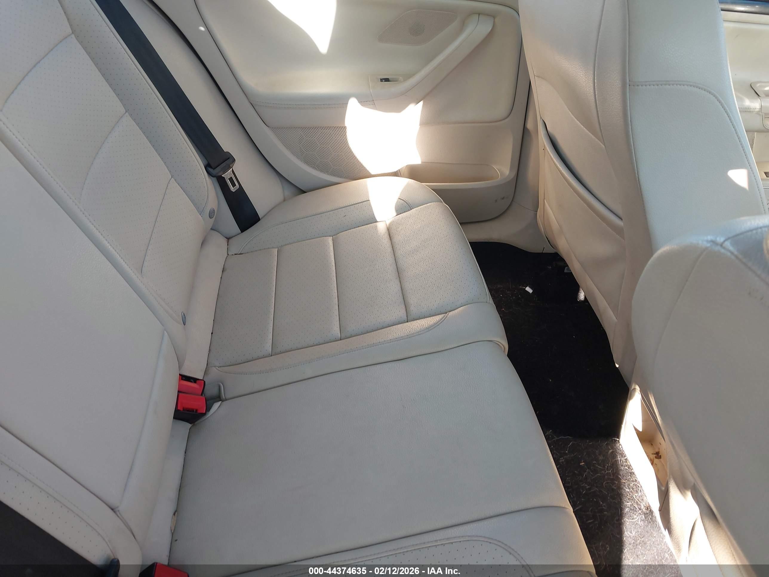 VOLKSWAGEN JETTA image 8