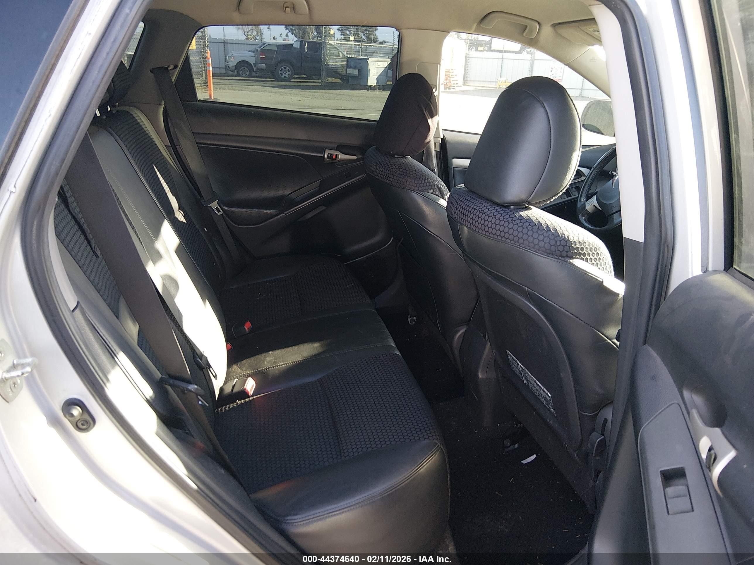 PONTIAC VIBE image 8