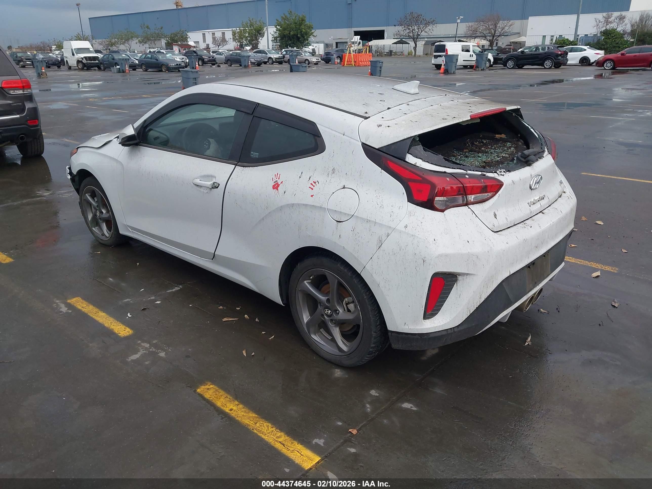 HYUNDAI VELOSTER image 3