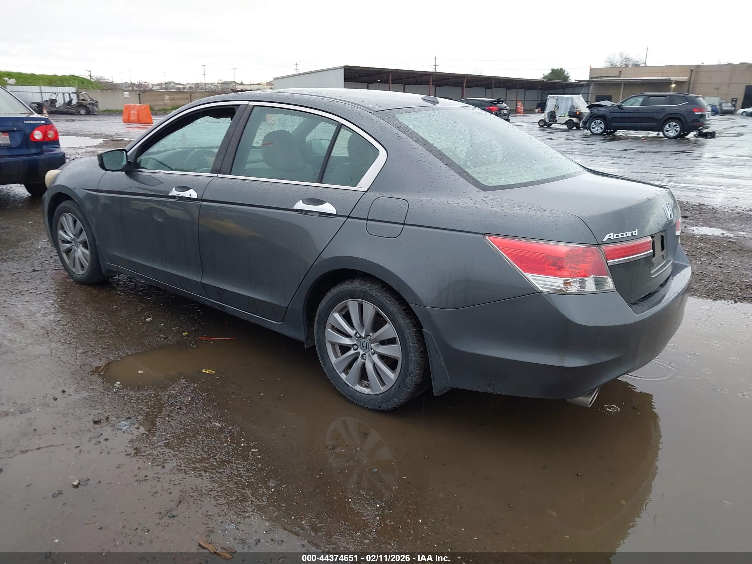 HONDA ACCORD image 3