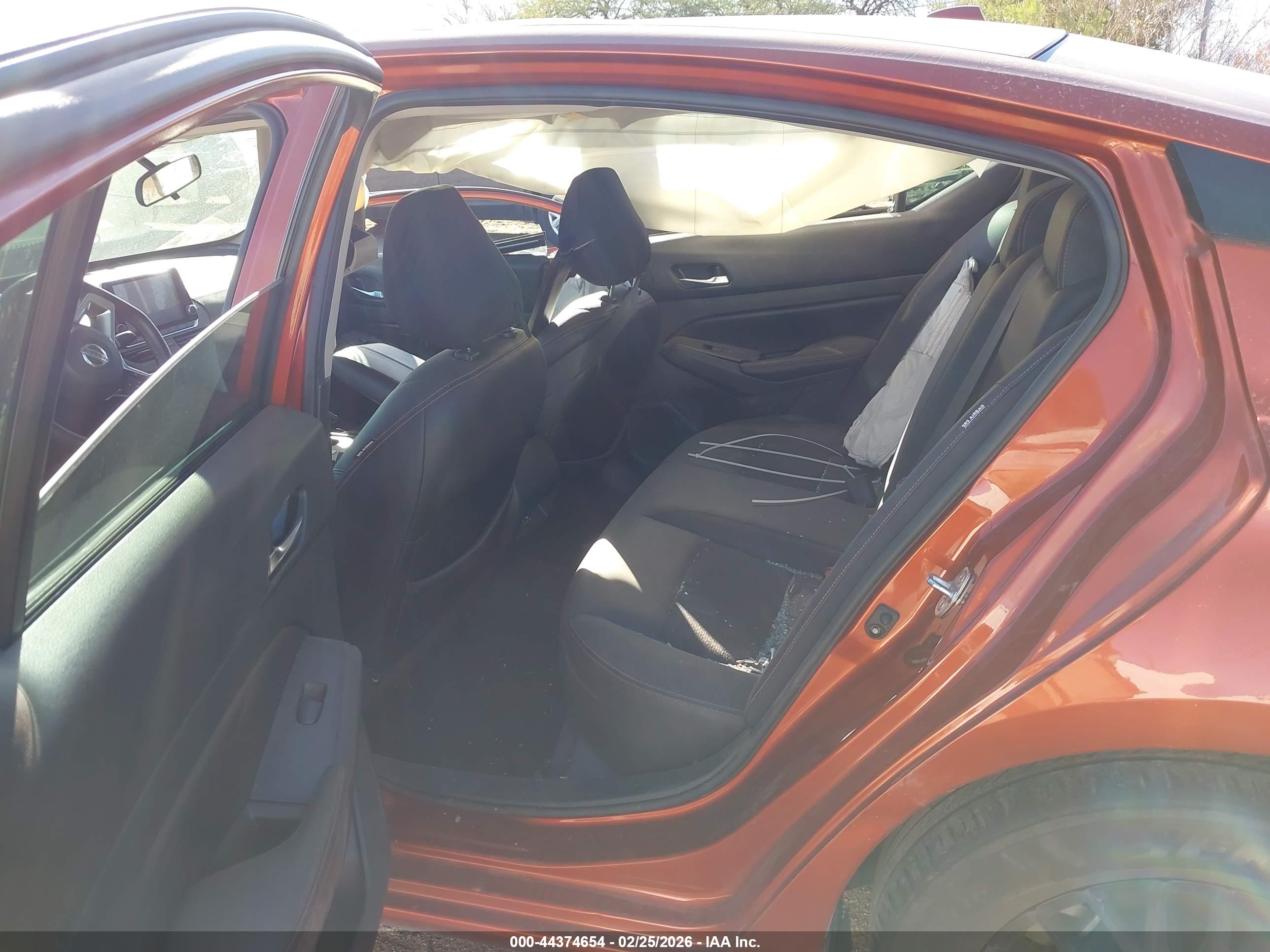 NISSAN ALTIMA image 8