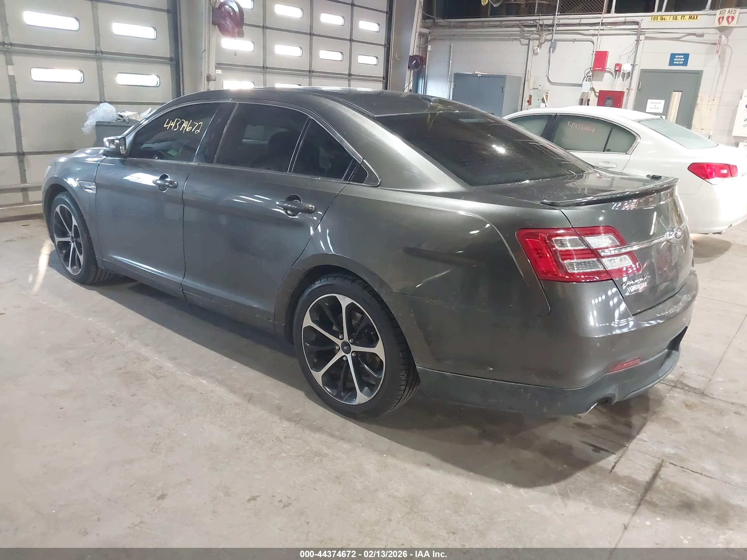 FORD TAURUS image 3