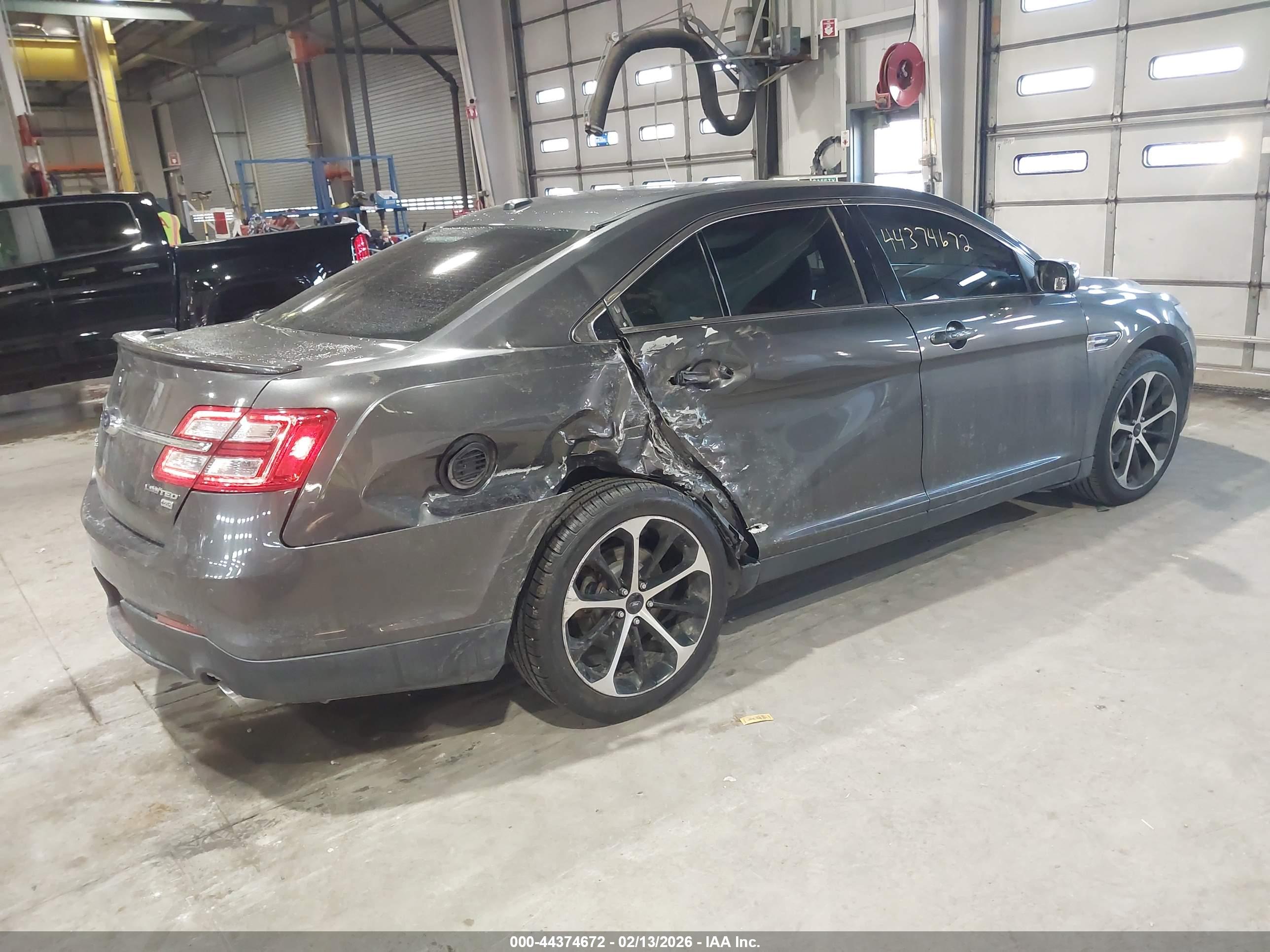 FORD TAURUS image 4