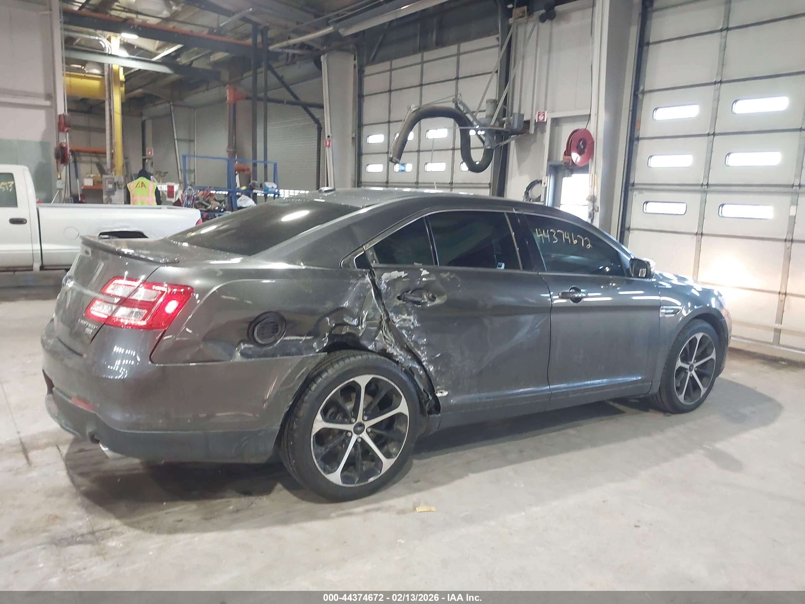 FORD TAURUS image 6