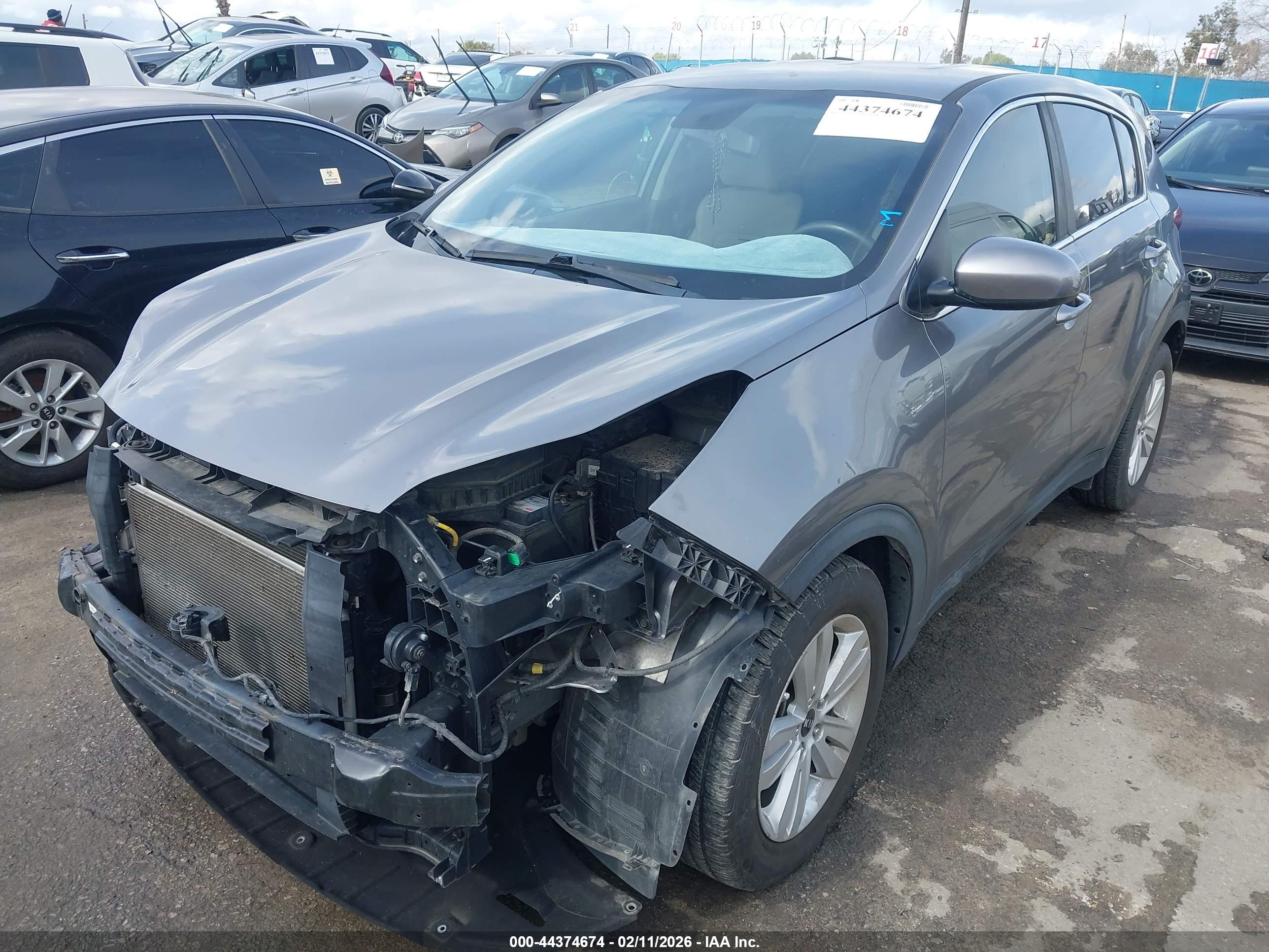 KIA SPORTAGE image 2
