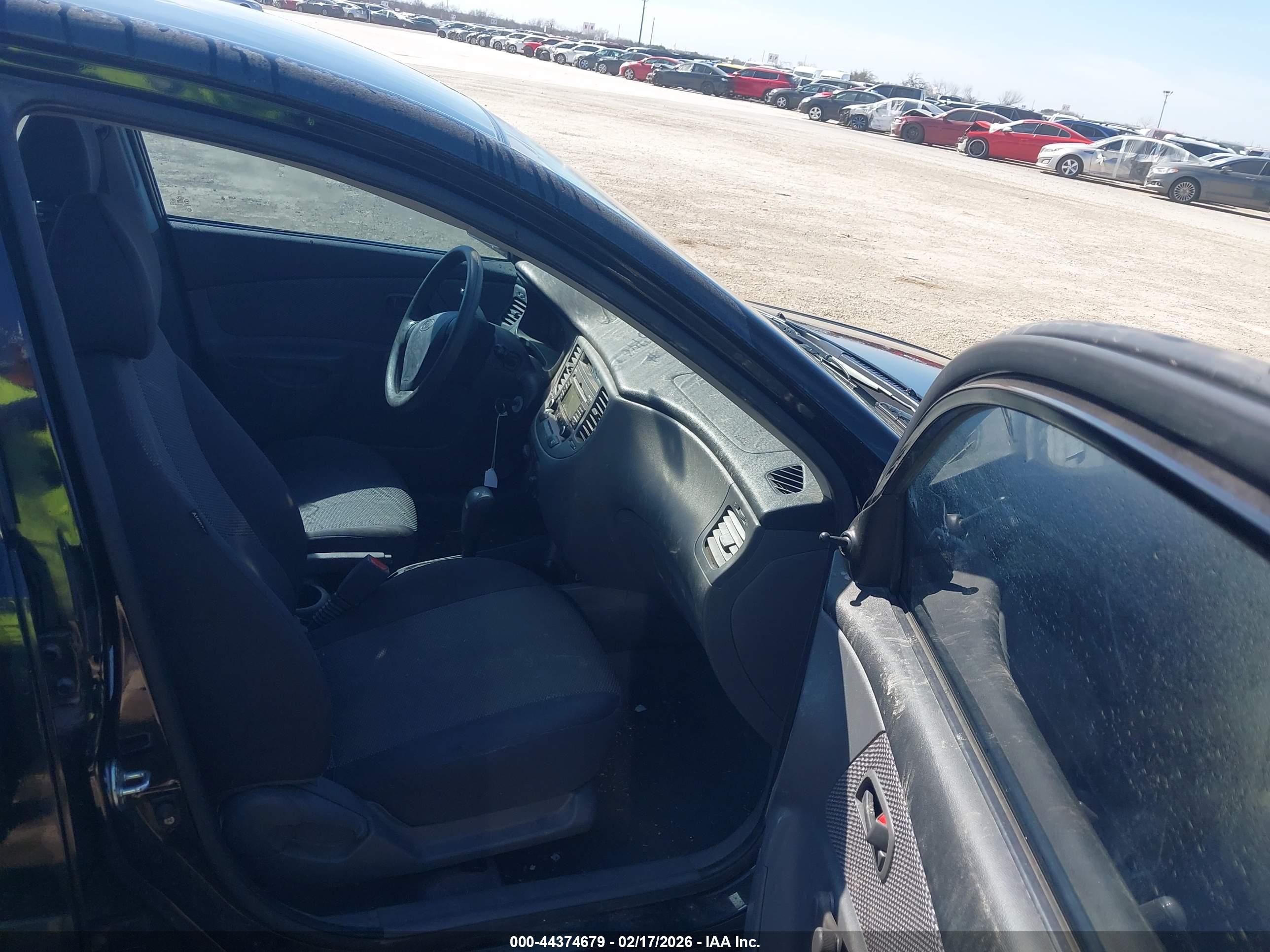 KIA RIO image 5