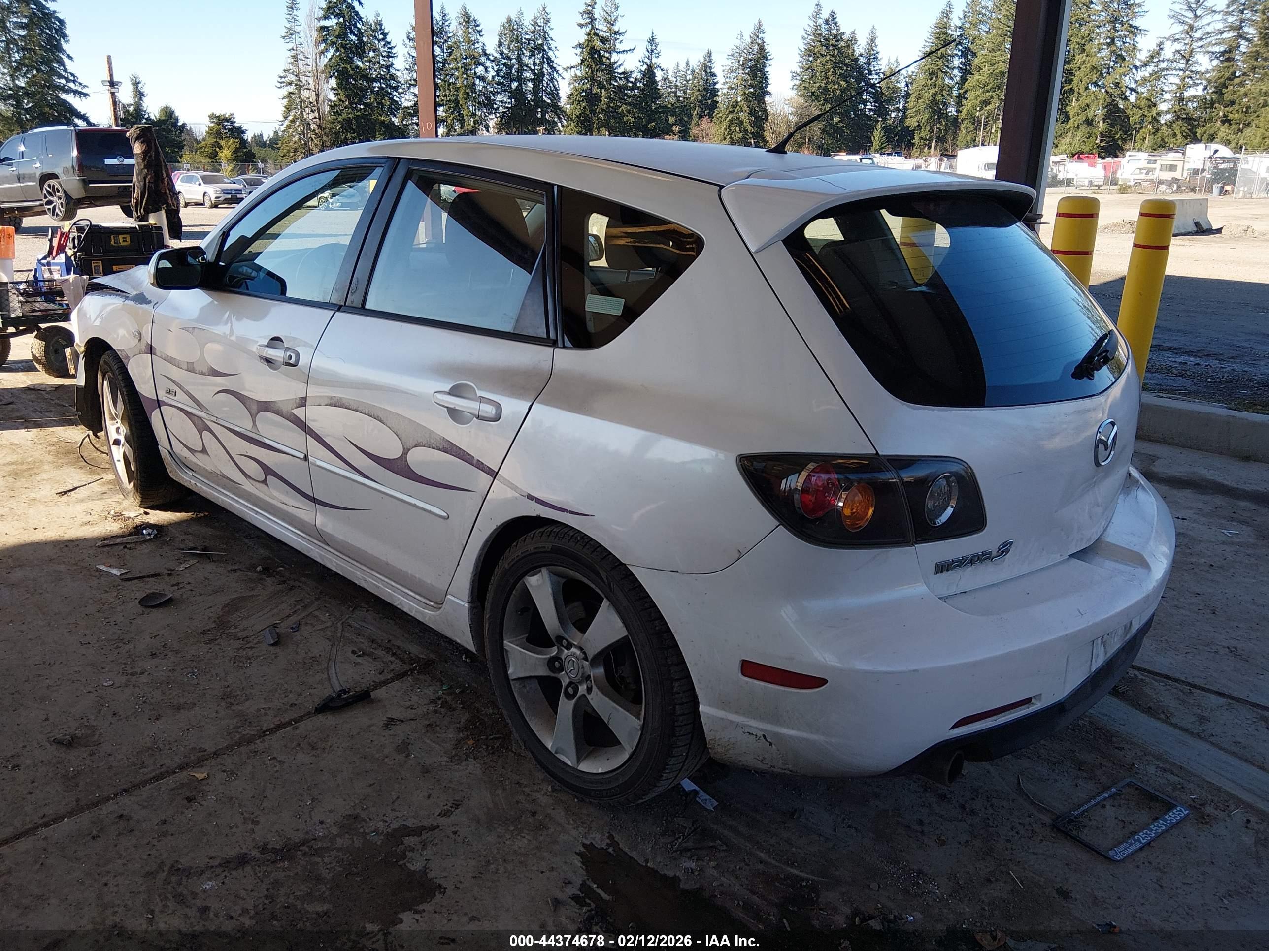 MAZDA MAZDA3 image 3