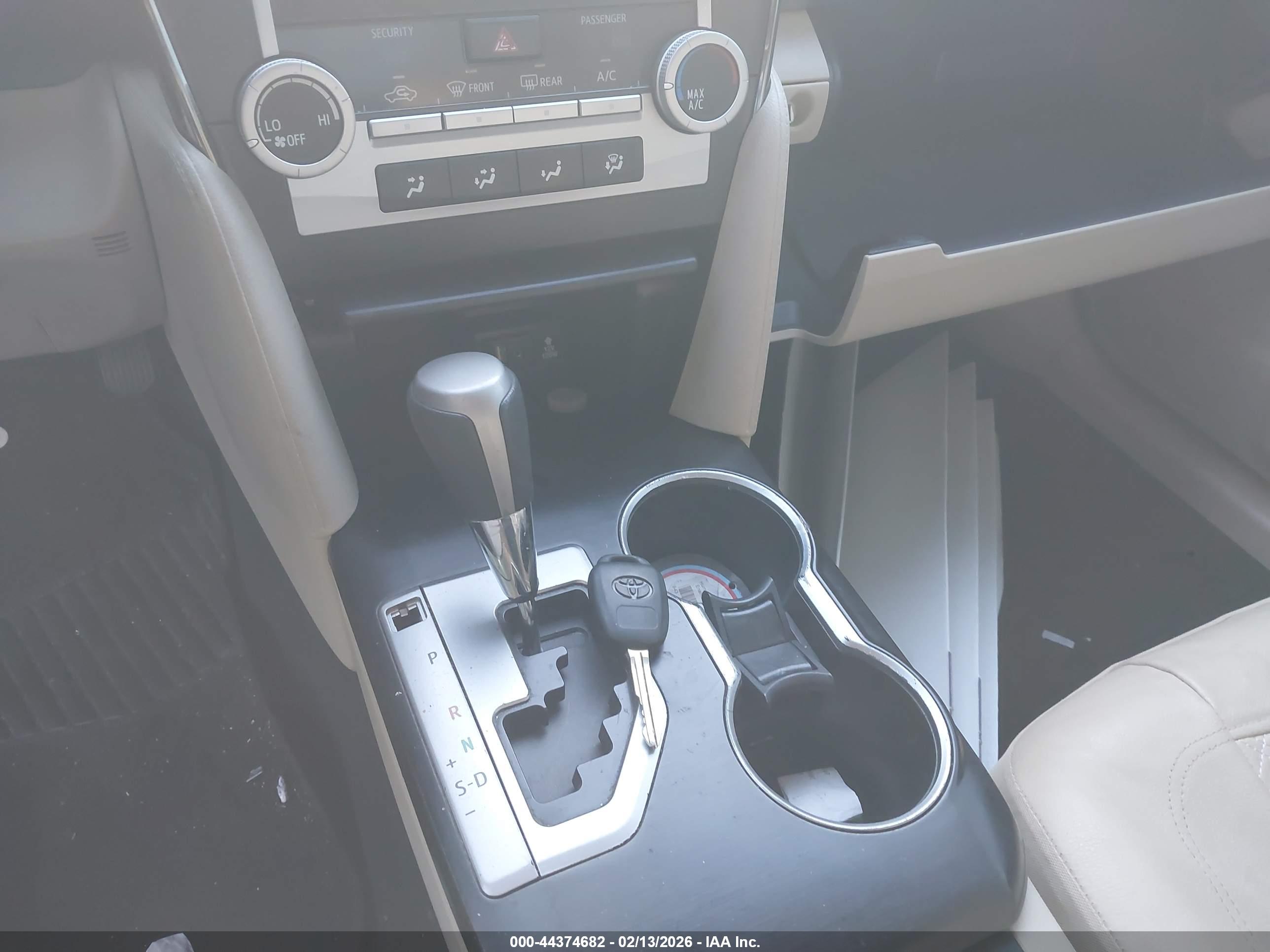 TOYOTA CAMRY image 11