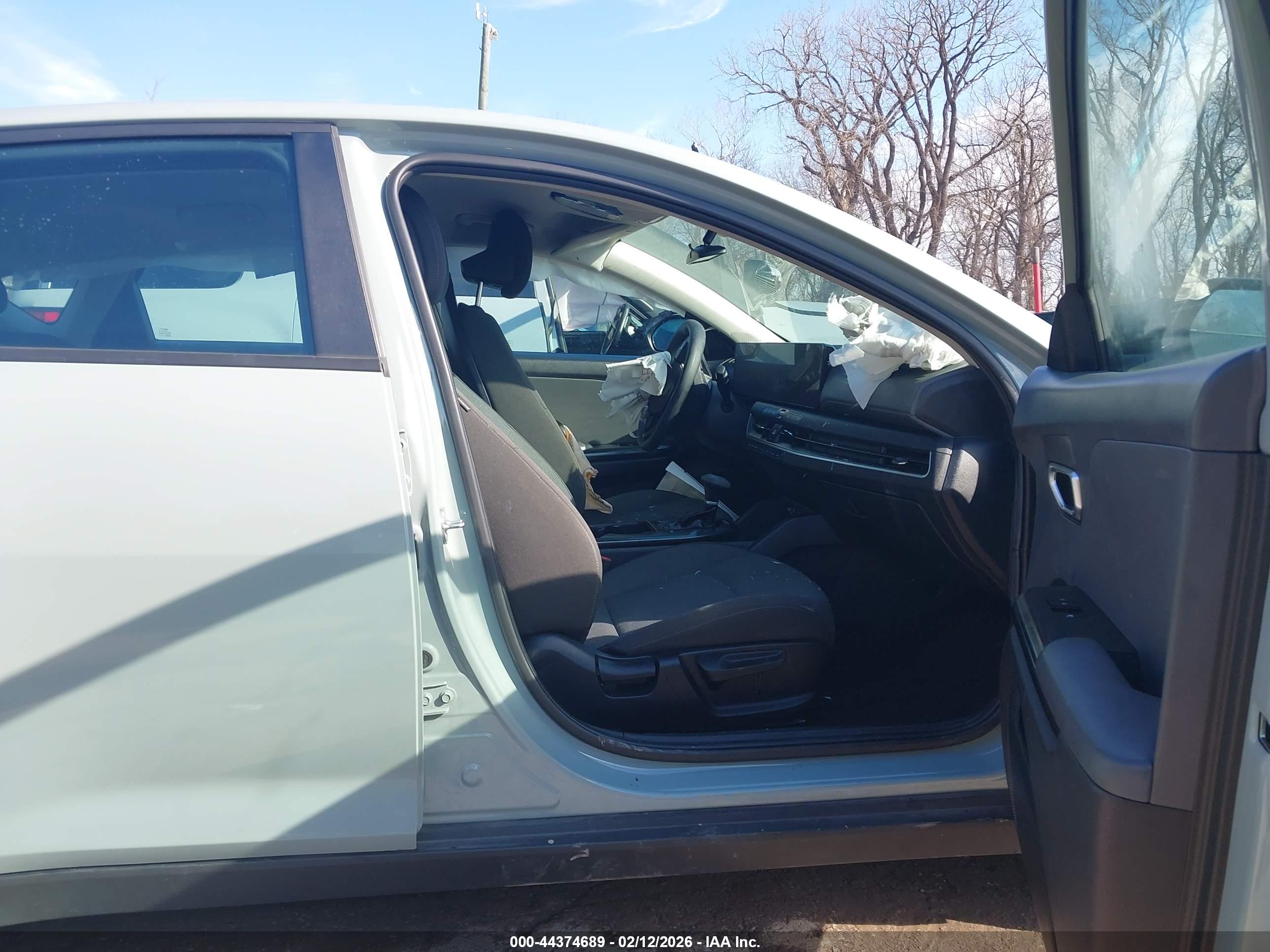 KIA K4 image 5