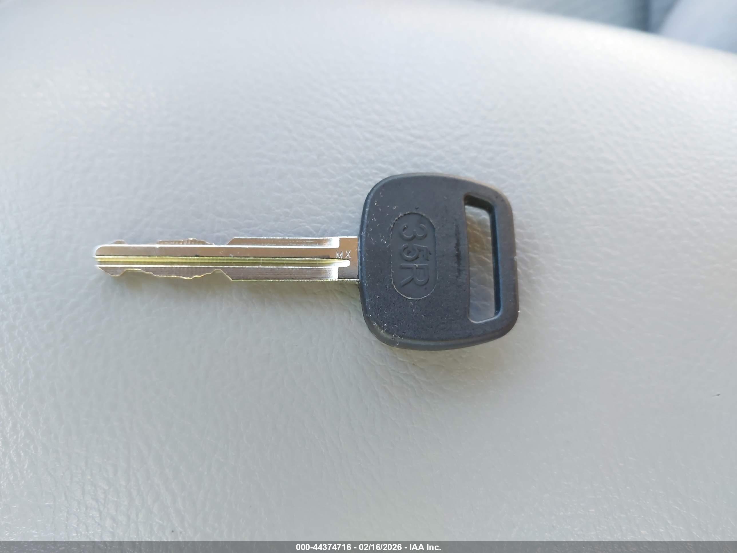 TOYOTA RAV4 image 11