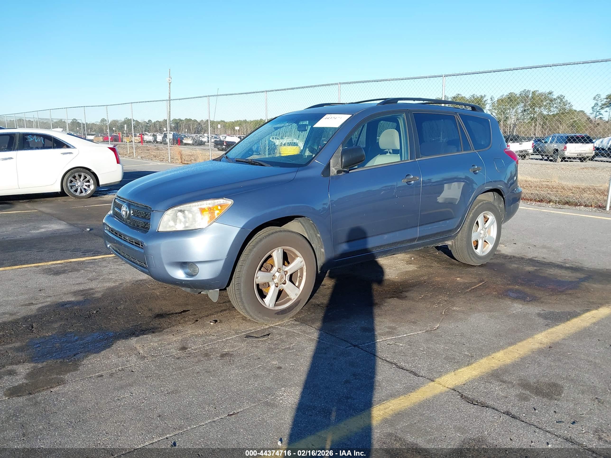 TOYOTA RAV4 image 2