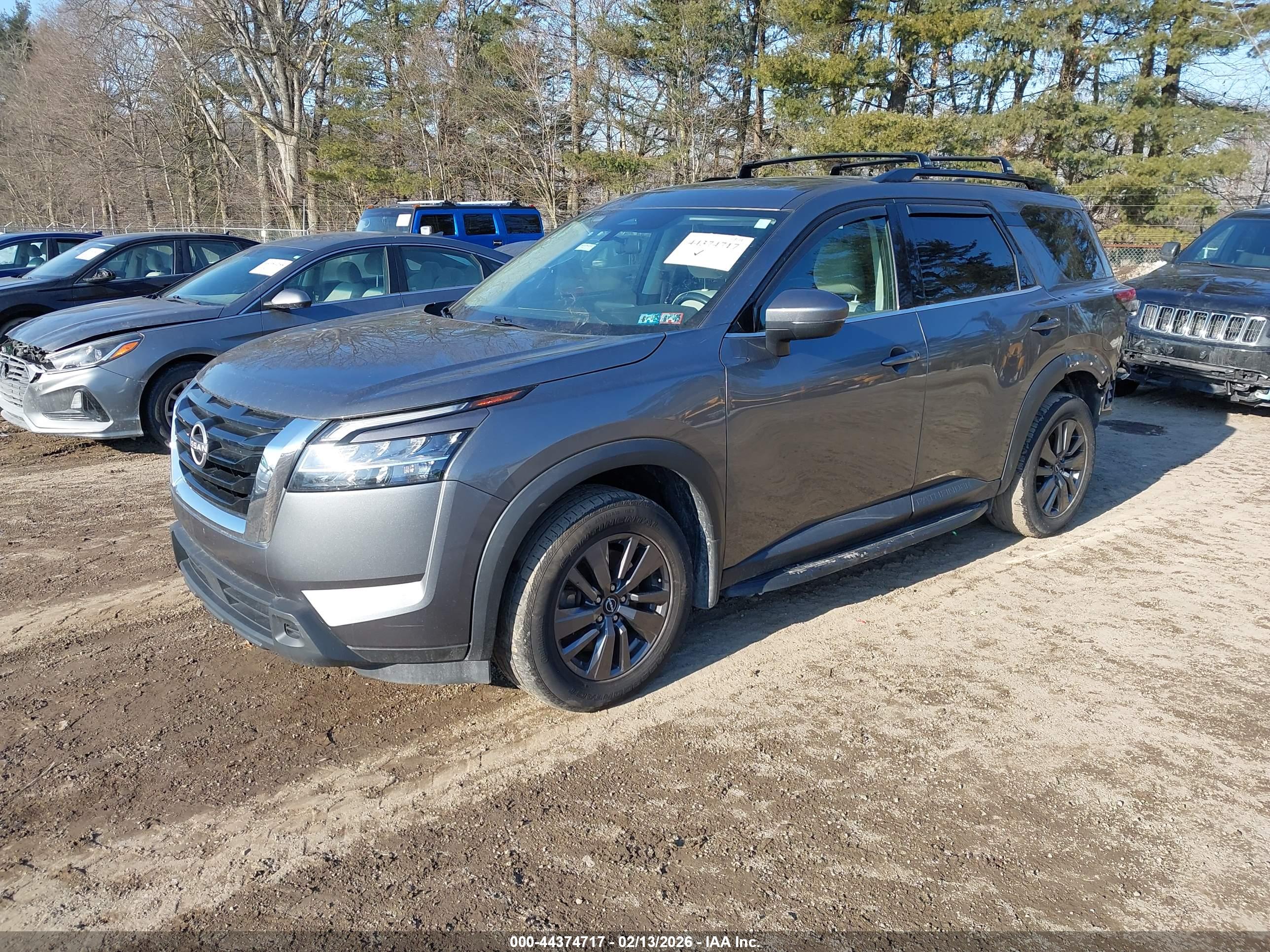 NISSAN PATHFINDER image 2