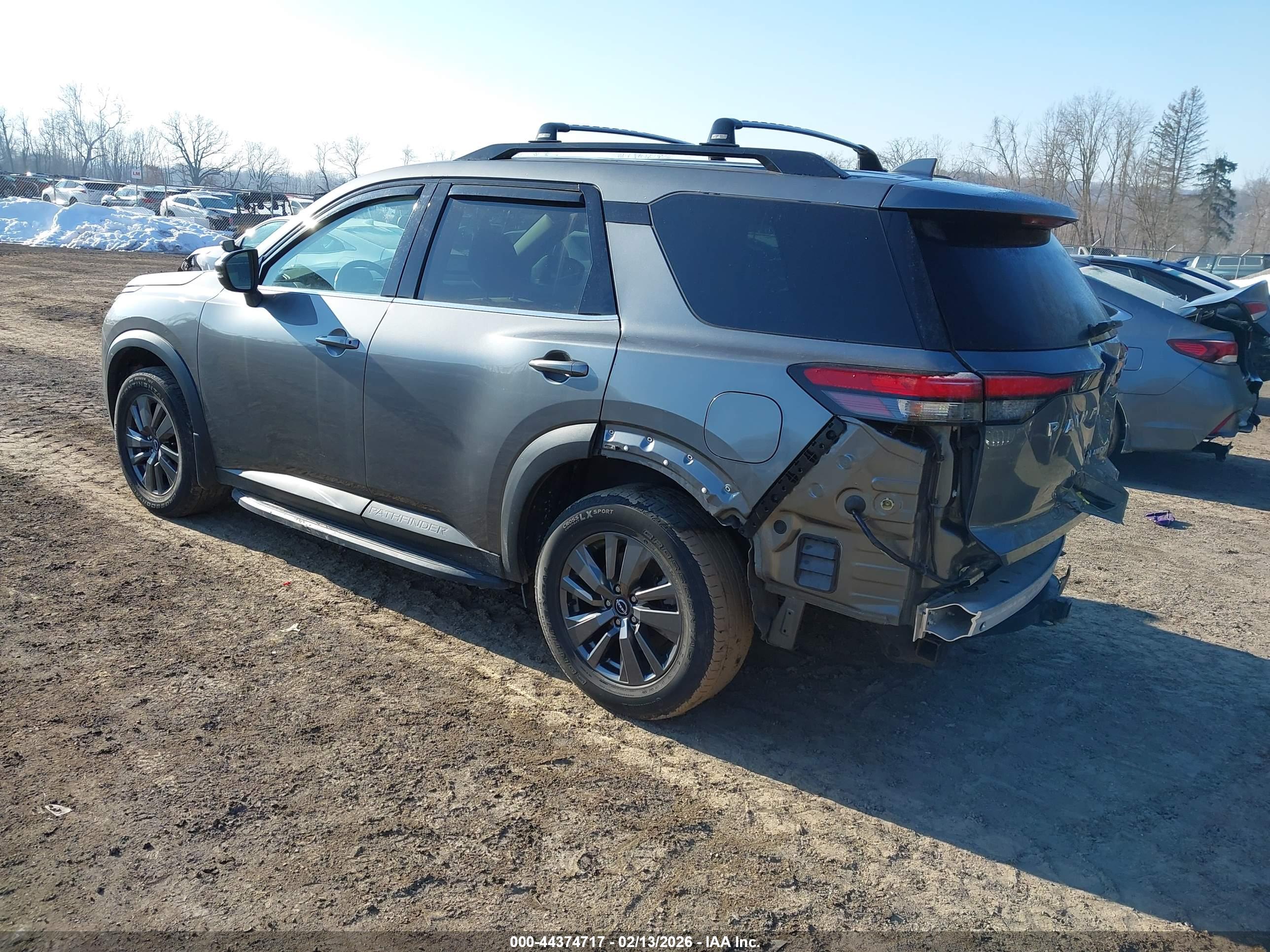 NISSAN PATHFINDER image 3