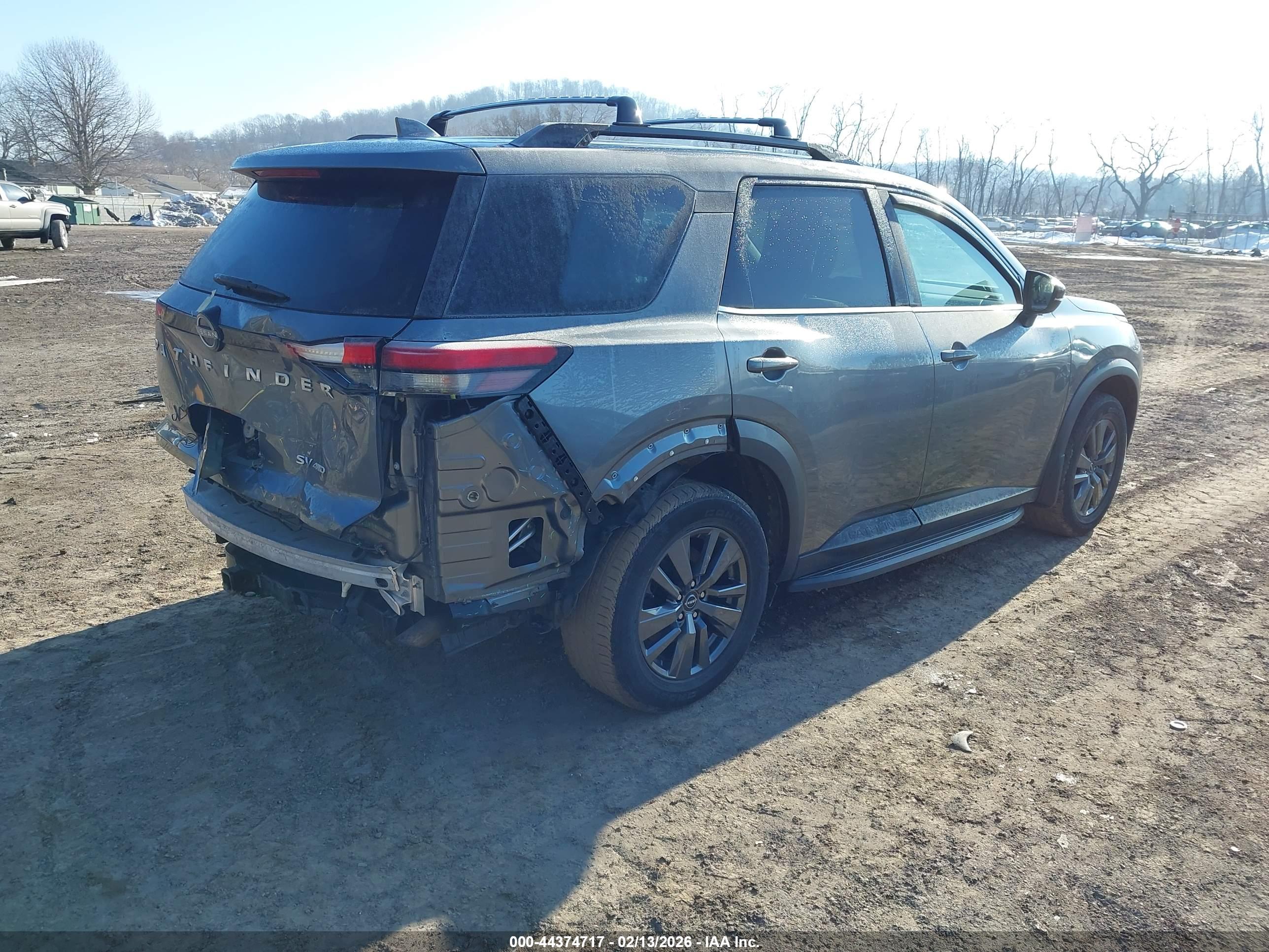 NISSAN PATHFINDER image 4