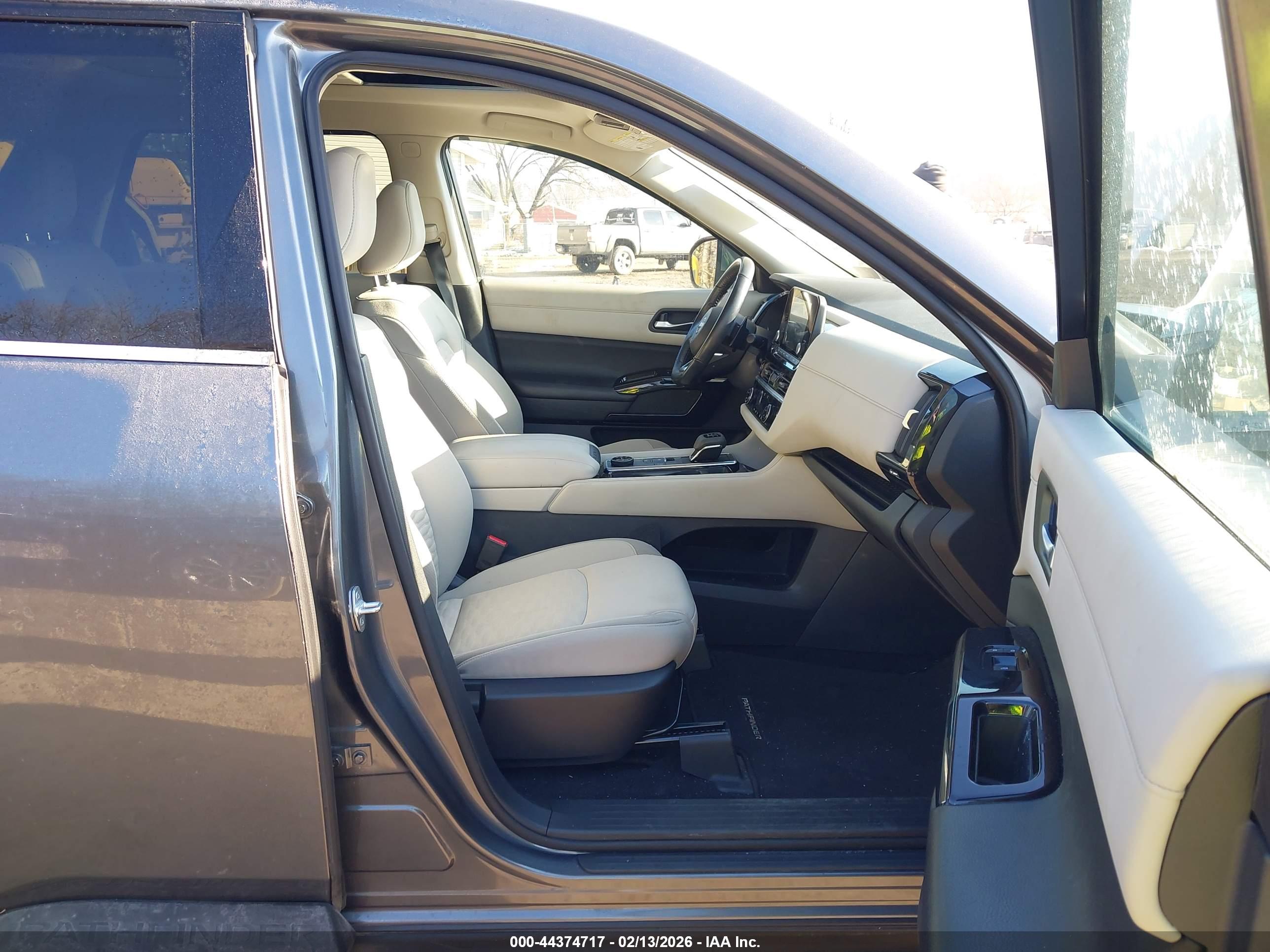 NISSAN PATHFINDER image 5