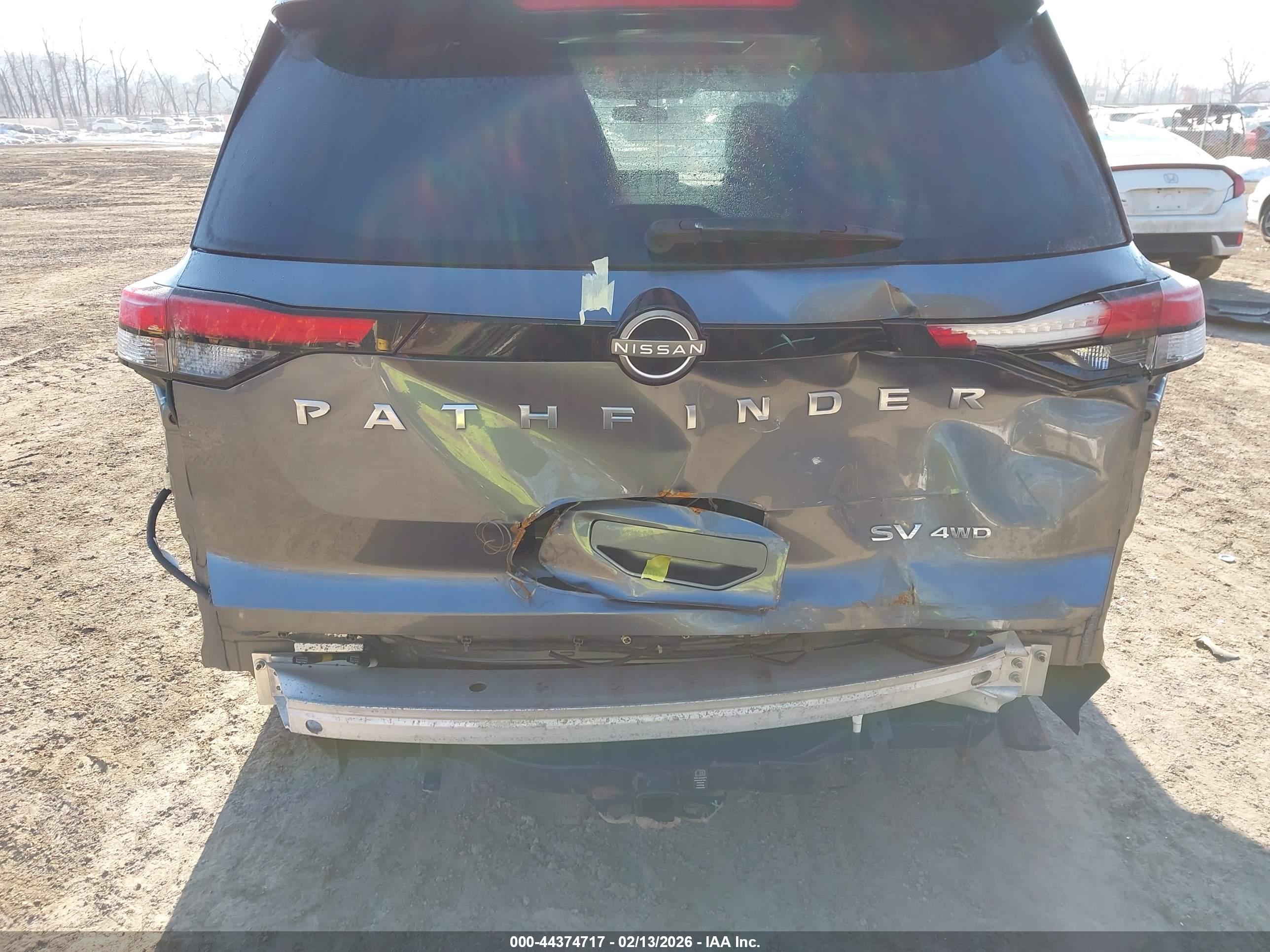 NISSAN PATHFINDER image 6