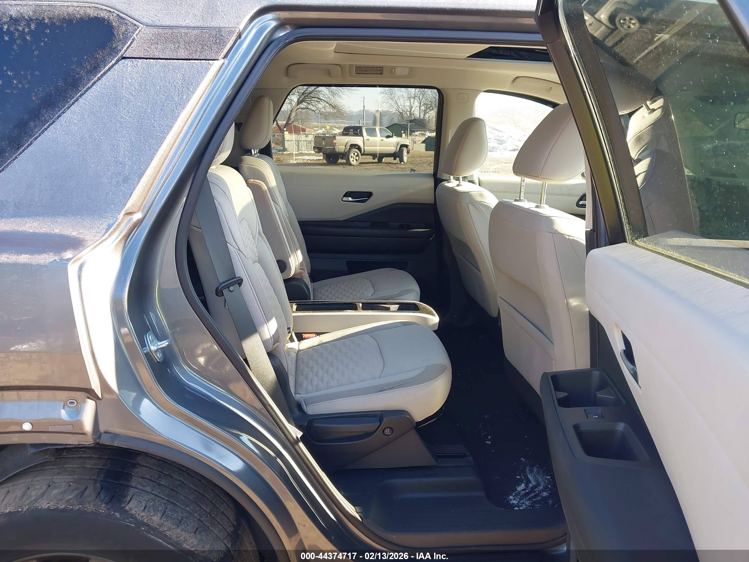 NISSAN PATHFINDER image 8