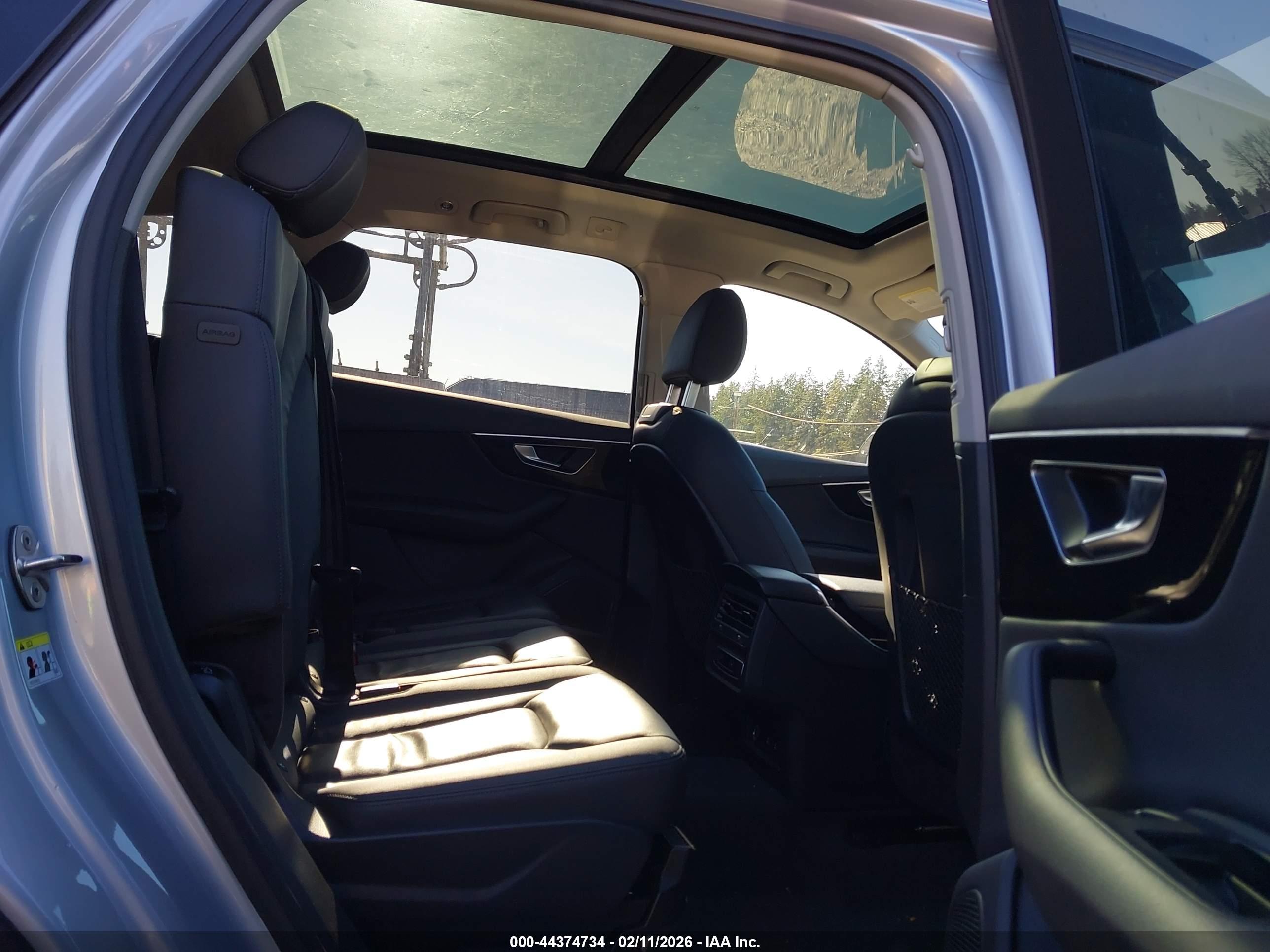 AUDI Q7 image 8